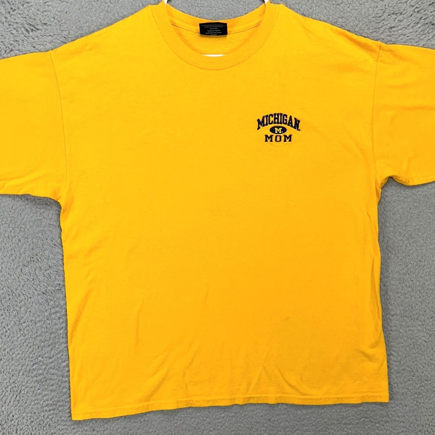 Vintage Michigan Mom T-Shirt XL Yellow Short Sleeve Crew Neck Cotton Steve & Barry's Mens Tee Size US XL / EU 56 / 4 - 3 Thumbnail