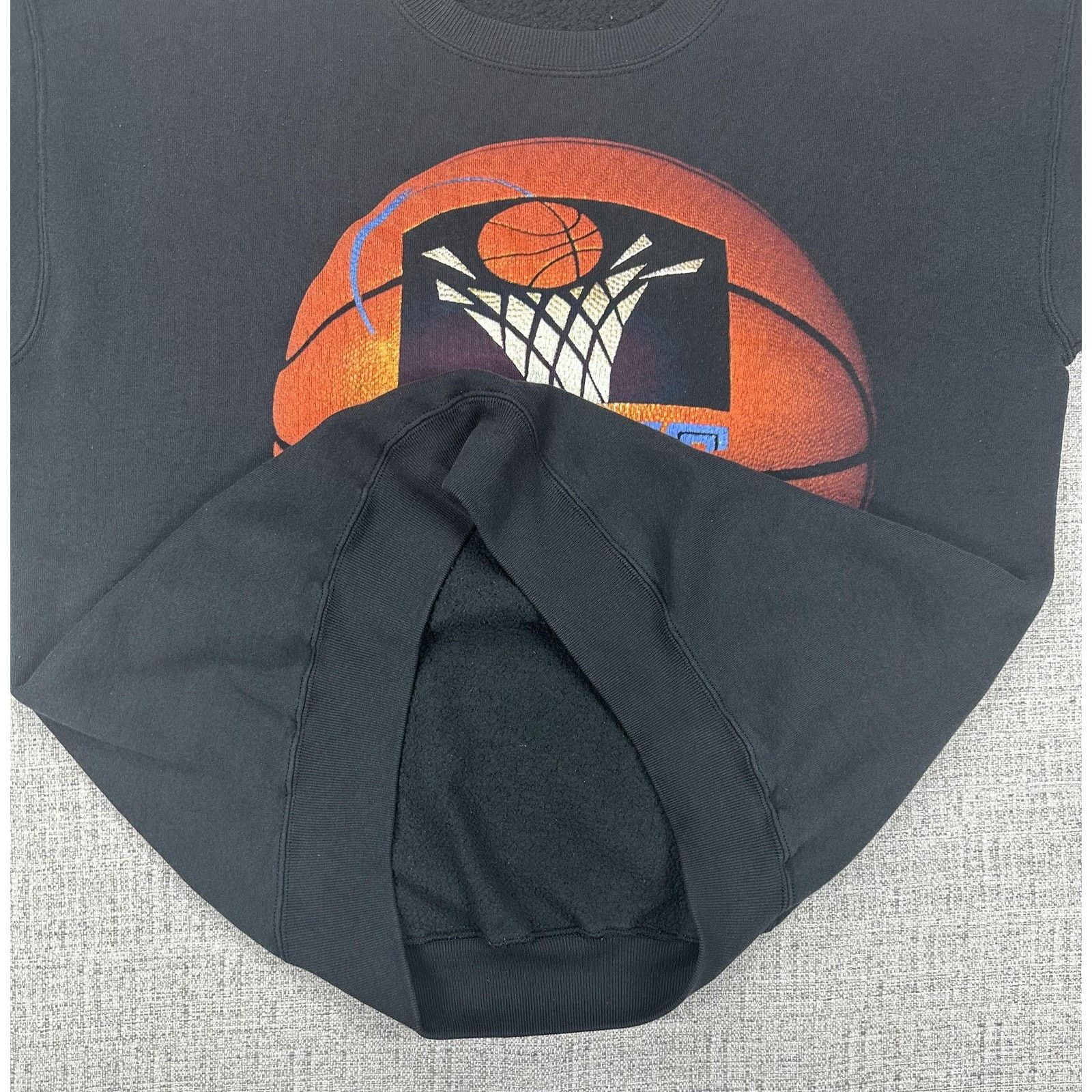 Nutmeg Cleveland Cavaliers Sweatshirt Sz XL Black NBA Nutmeg 1990s Size US XL / EU 56 / 4 - 4 Thumbnail