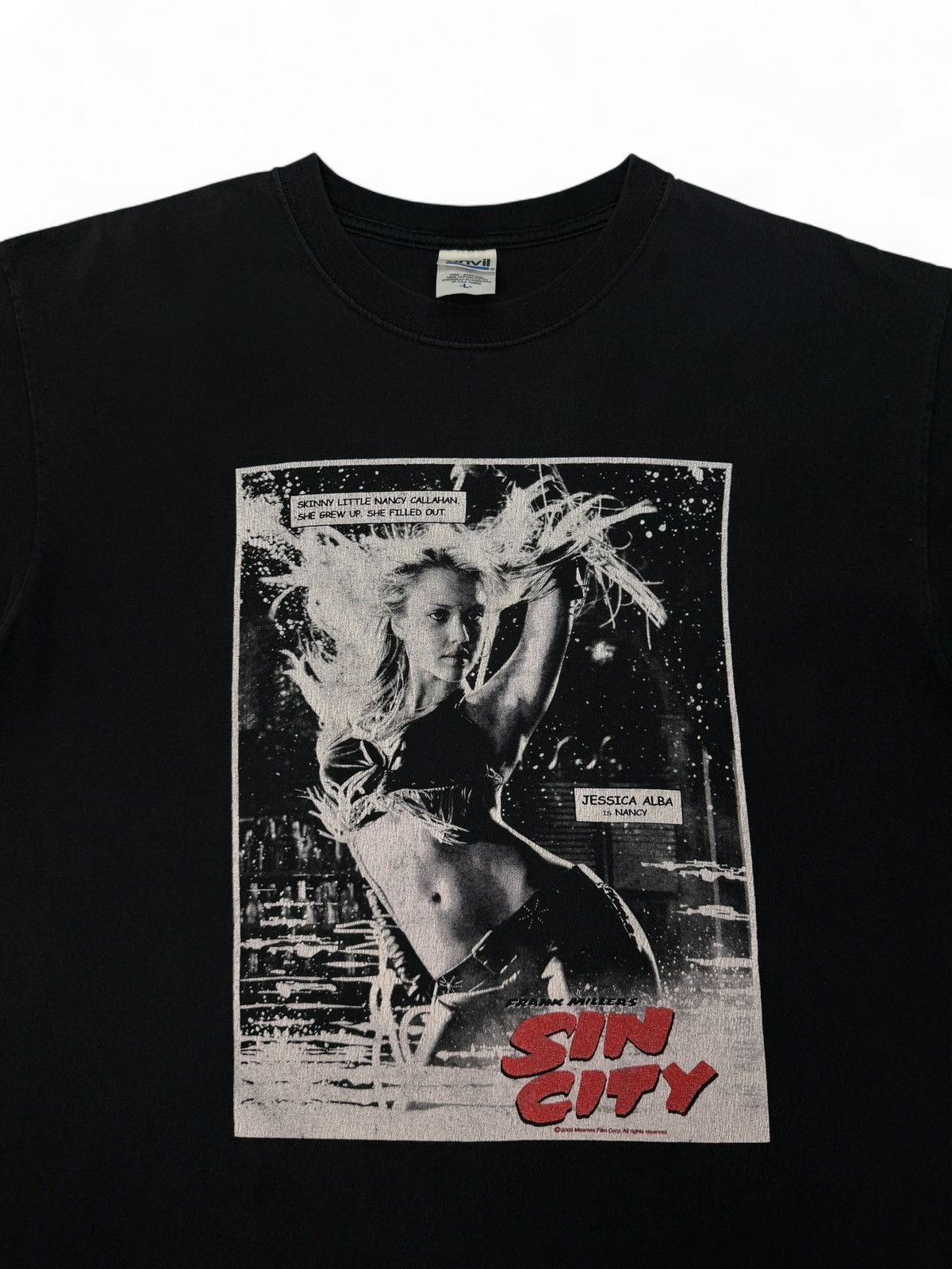 Vintage Vintage 2005 Sin City Jessica Alba Movie Tee Shirt Size US L / EU 52-54 / 3 - 3 Thumbnail