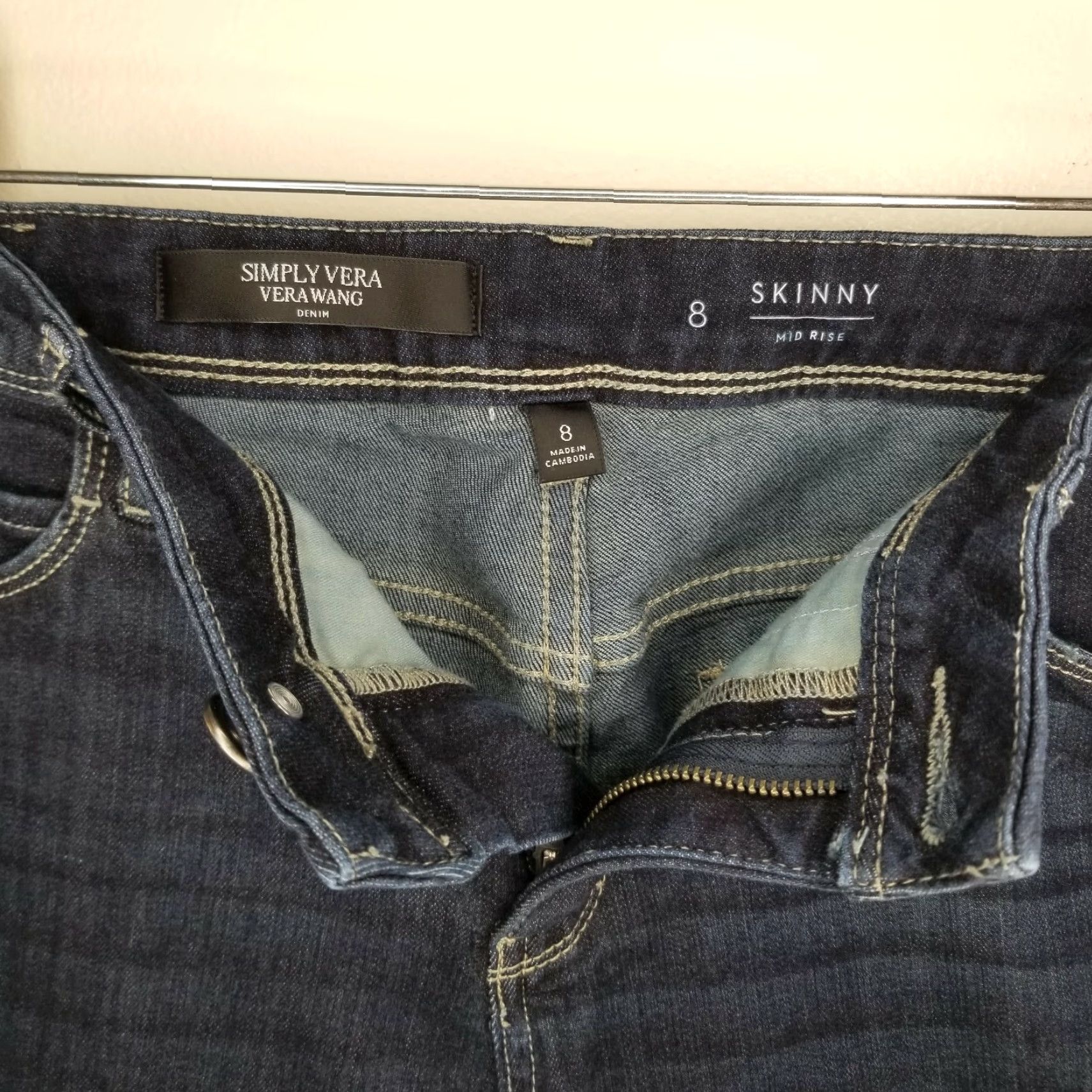 Vintage VINTAGE? Wait: Simply Vera Denim Women's Jeans Skinny Mid Rise Dark Blue Size 8 Women’s Jeans, Denim, Skinny, Mid Rise, Size 8 Size 30" / US 8 / IT 44 - 3 Thumbnail