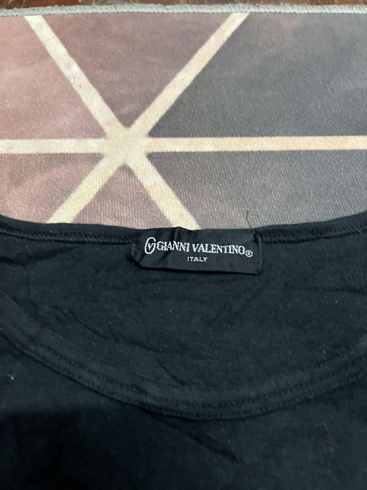 Gianni Valentino 💥Pure Black Gianni Valentino VALENTINO 90s Tee Size US XL / EU 56 / 4 - 6 Thumbnail