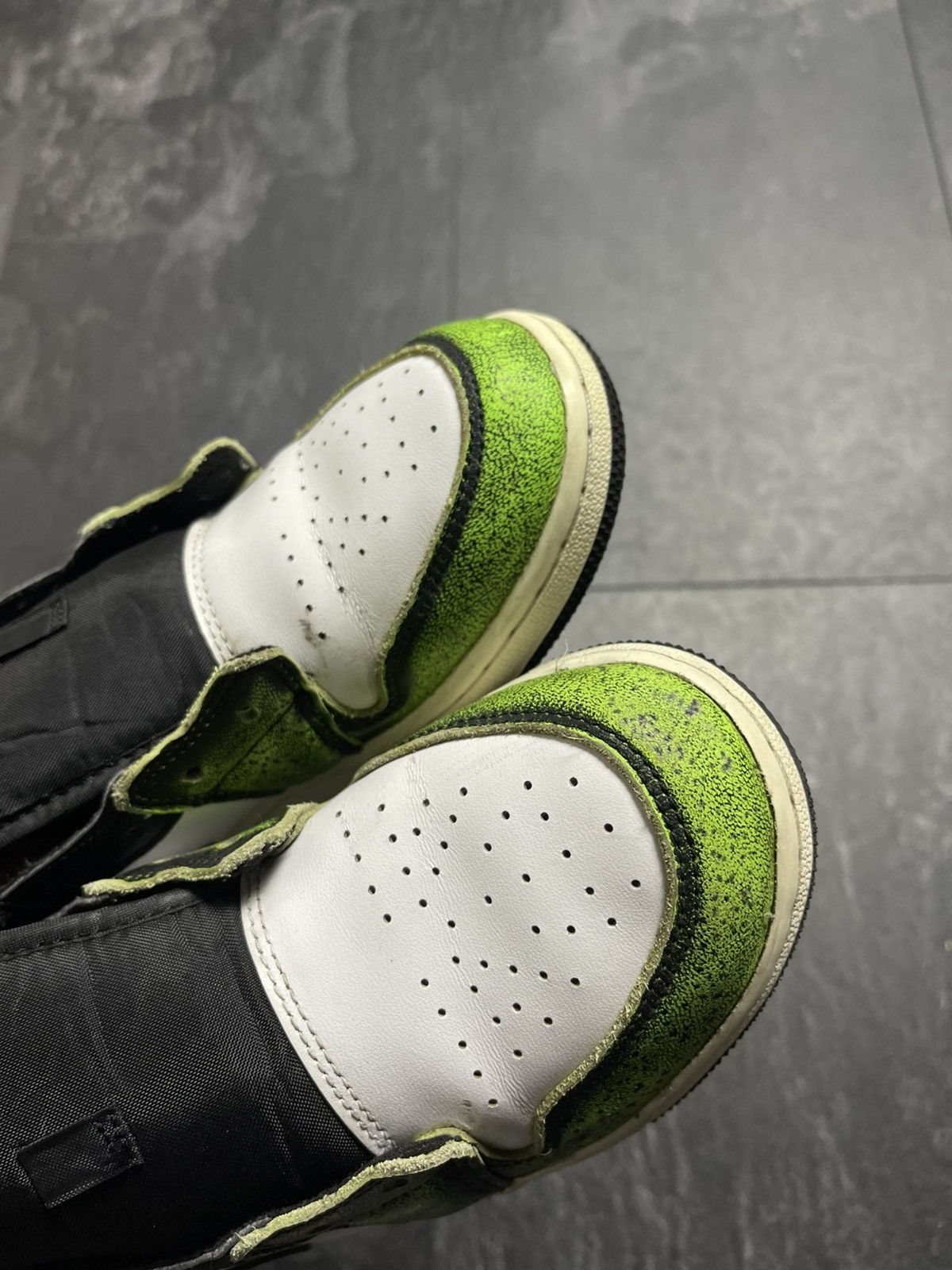 Streetwear Nike Air Jordan 1 Low SE GS Black/Green Size US 7 / EU 40 - 5 Thumbnail