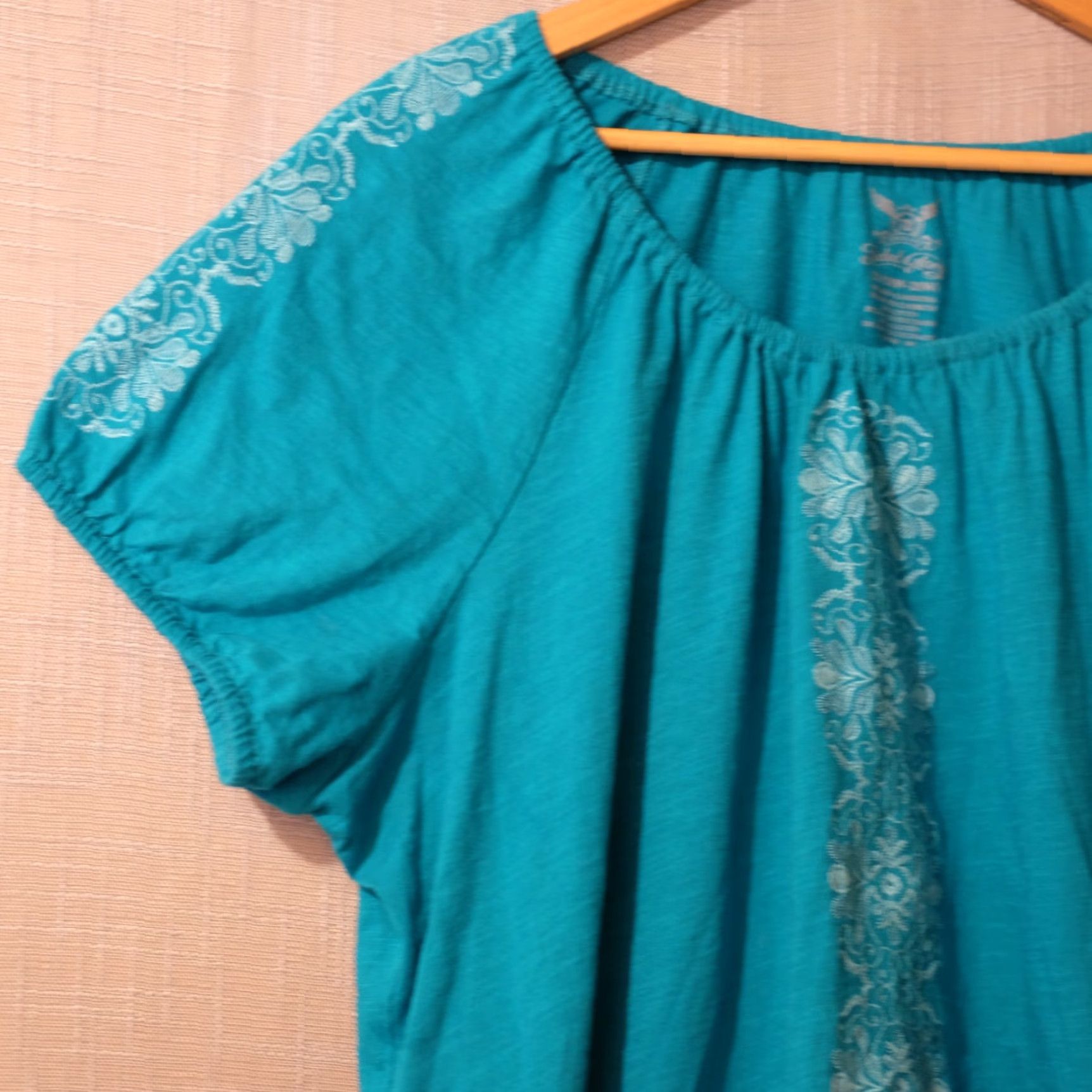 Faded Glory Faded Glory Short Sleeve Green Embroidered Cotton Women's Plus Size 2X T-Shirt Regular 100% Cotton Lightweight Casual Nike? Size 40" / US 18 - 2 Thumbnail