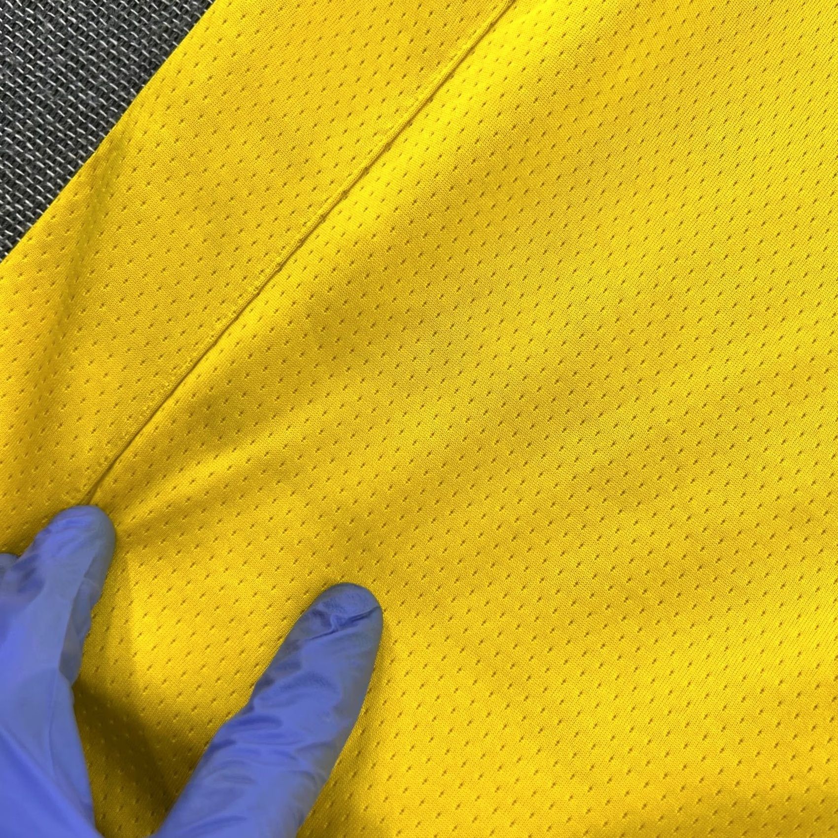 Nike Nike LA Lakers Lebron James 2023 Basketball Jersey Mens Large Icon Edition Swingman Yellow Size US L / EU 52-54 / 3 - 5 Thumbnail
