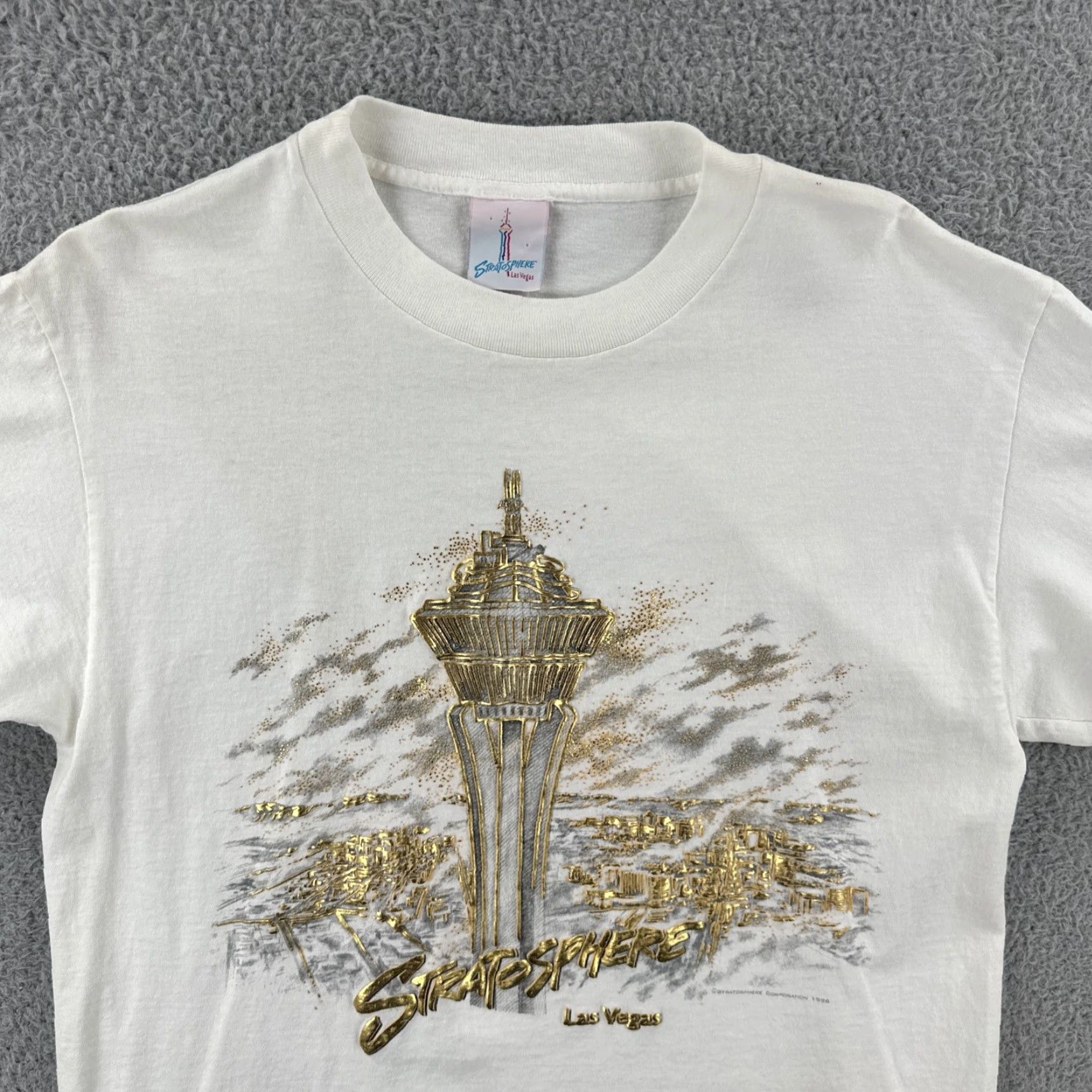Vintage VINTAGE Stratosphere Las Vegas Men’s L Shirt White 1996 USA 90s Single Stitch Crew Neck Short Sleeve Cotton Knit T-Shirt Mens Size US L / EU 52-54 / 3 - 5 Thumbnail