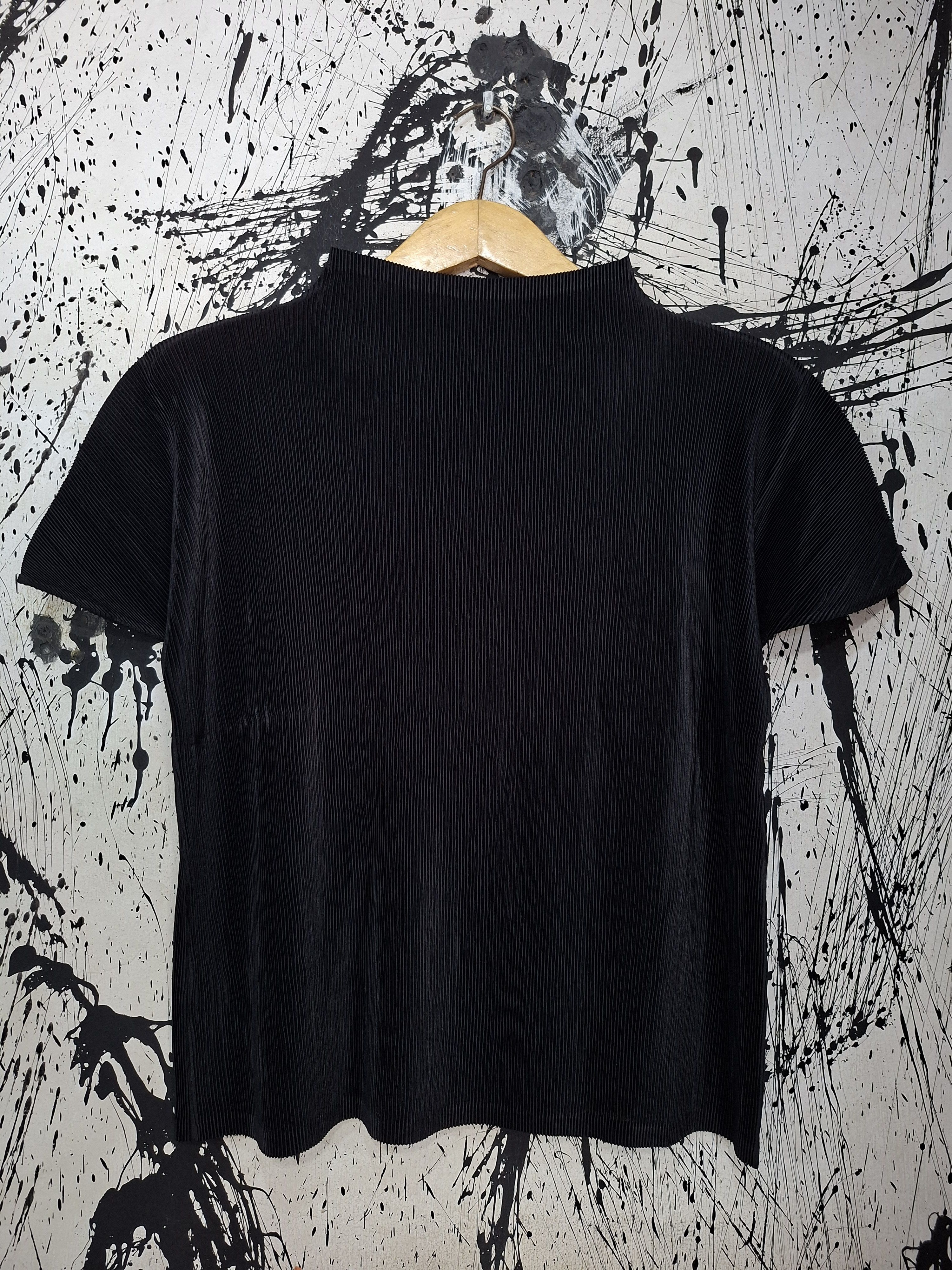 Pleats Please Issey Miyake PLEATS PLEASE ISSEY MIYAKE MOCK NECK BLOUSE Size L / US 10 / IT 46 - 1 Thumbnail