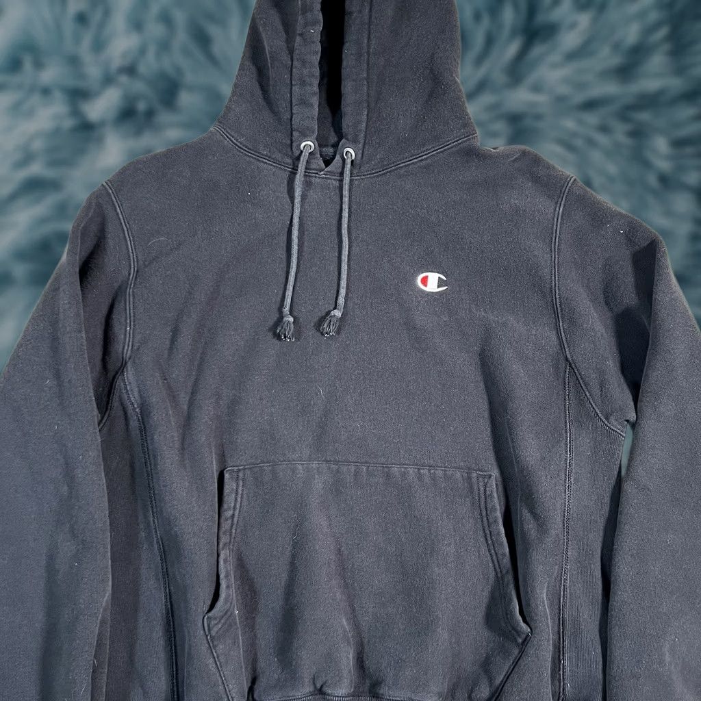 Champion VINTAGE Champion Reverse Weave Hoodie Sweatshirt Mens Medium Black Pullover 90s Logo Adjustable Heavyweight Hooded Pockets Ribbed Cuffs Mens Size US M / EU 48-50 / 2 - 1 Thumbnail