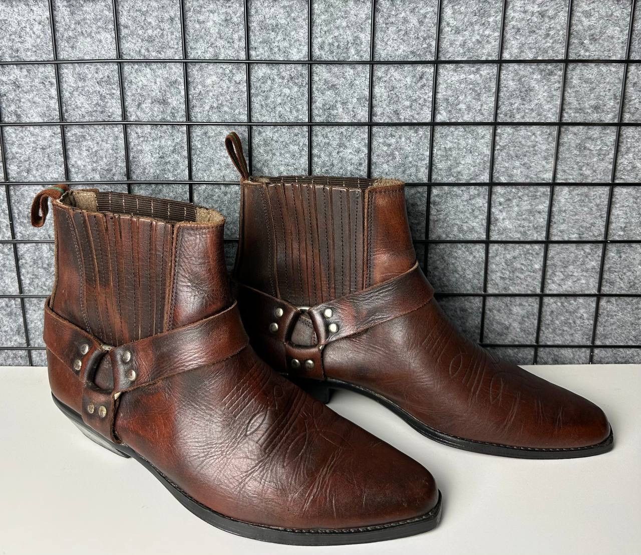 Genuine Leather Vintage Chelsea cowboy leather shoes size 9 Size US 9 / EU 42 - 5 Thumbnail