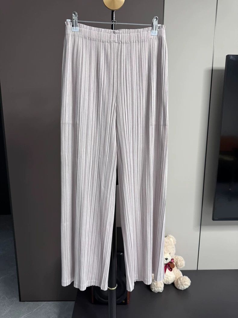 Issey Miyake Issey Miyake size:5 White pleated pants Size 42" / US 20 - 1 Thumbnail