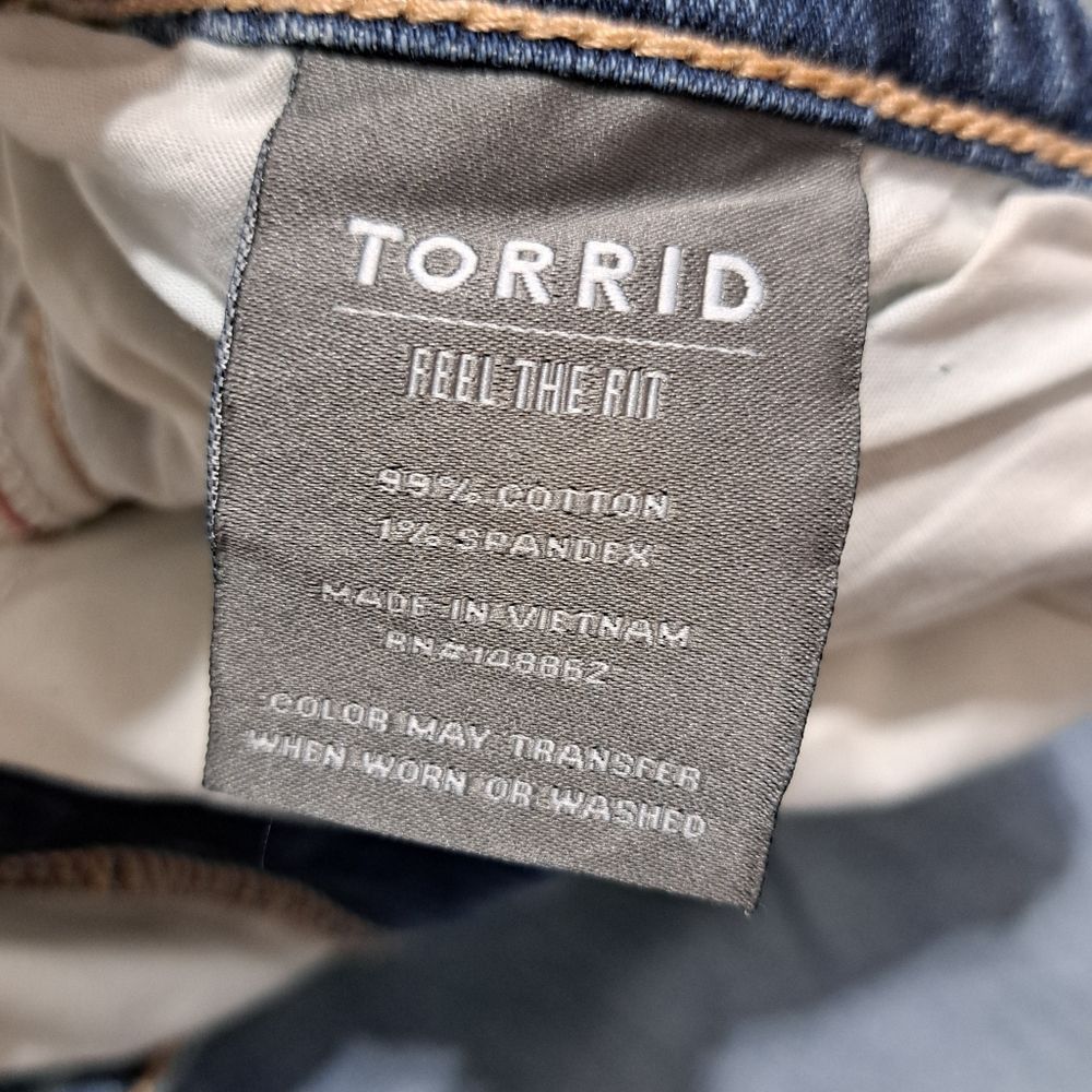 Other Torrid Boyfriend Straight Vintage Stretch Distressed Mid Rise Jean Size 26 Tall Size 24" / US 00 / IT 34 - 6 Thumbnail