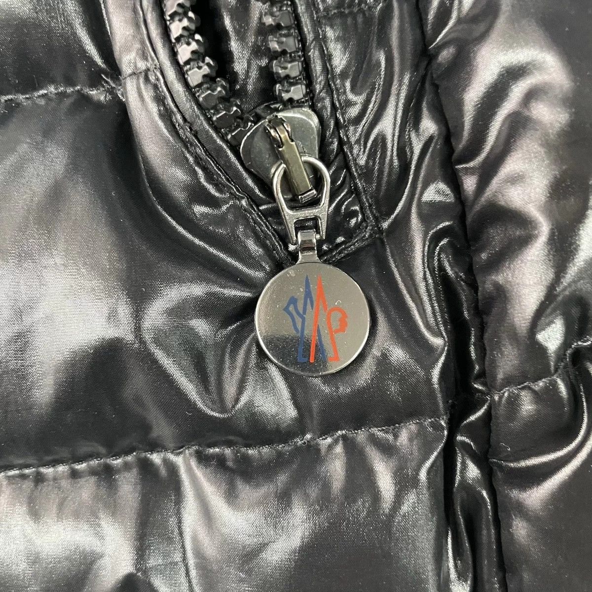 Moncler Moncler Shiny Fitted Down Jacket 0 Black Size XS / US 0-2 / IT 36-38 - 4 Thumbnail