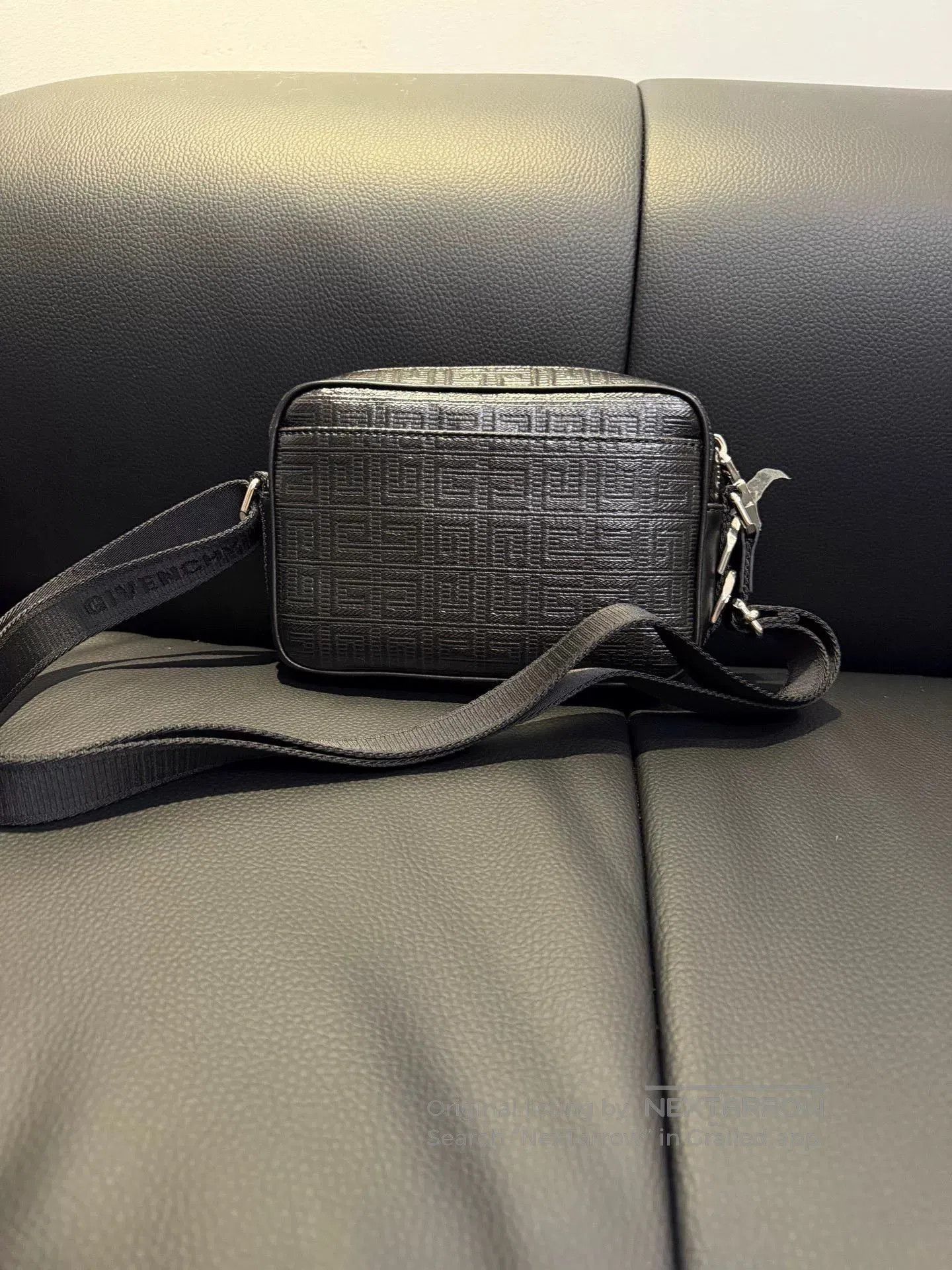 Givenchy Givenchy Black White Camera Bag. Size ONE SIZE - 3 Thumbnail