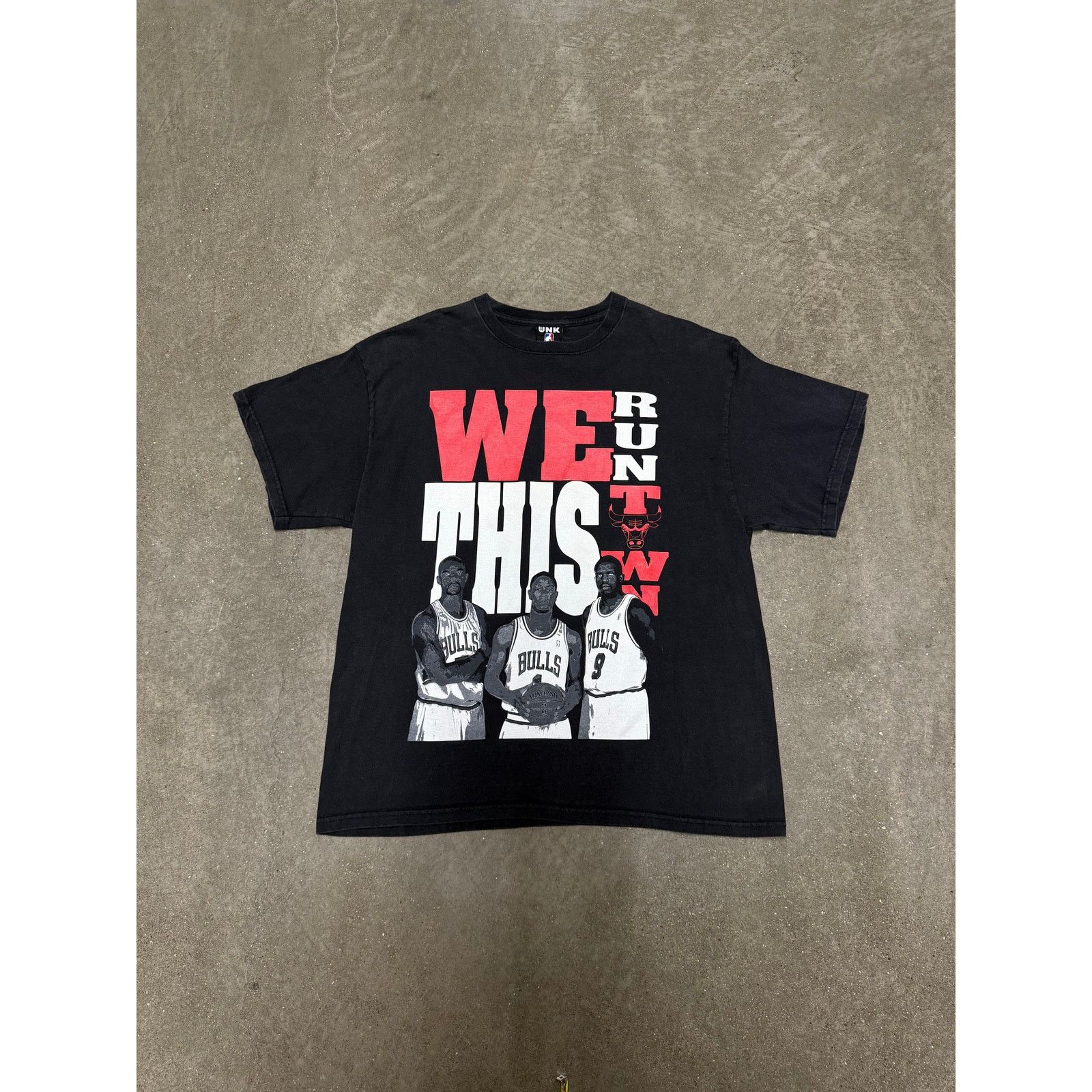 Vintage Vintage Y2K NBA Chicago Bulls Derrick Rose Era T-Shirt Size US L / EU 52-54 / 3 - 1 Thumbnail