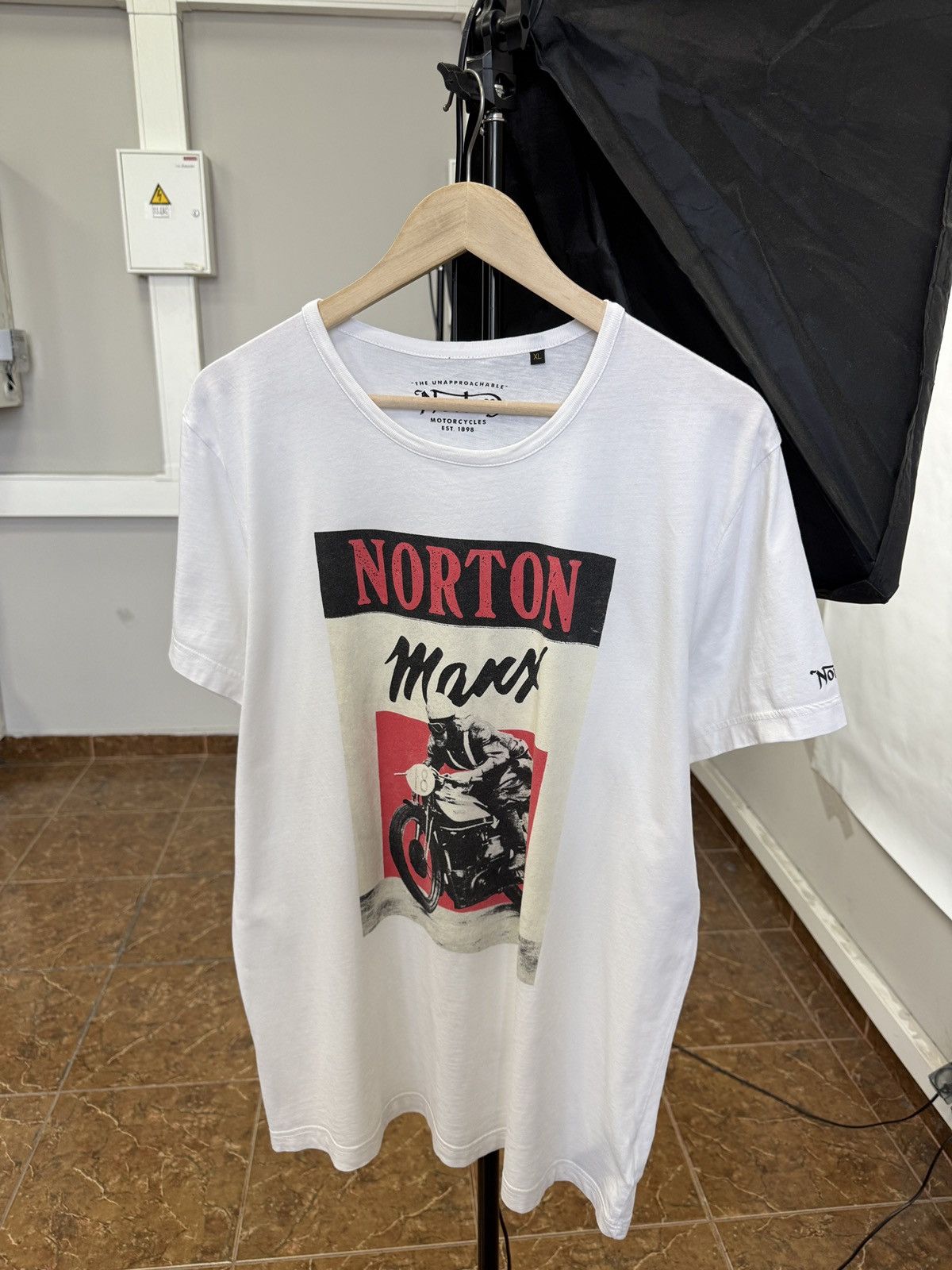 Norton 🇬🇧 Vintage Norton Motorcycles Manx T-Shirt Biker Motorcycle Size US XL / EU 56 / 4 - 1 Thumbnail