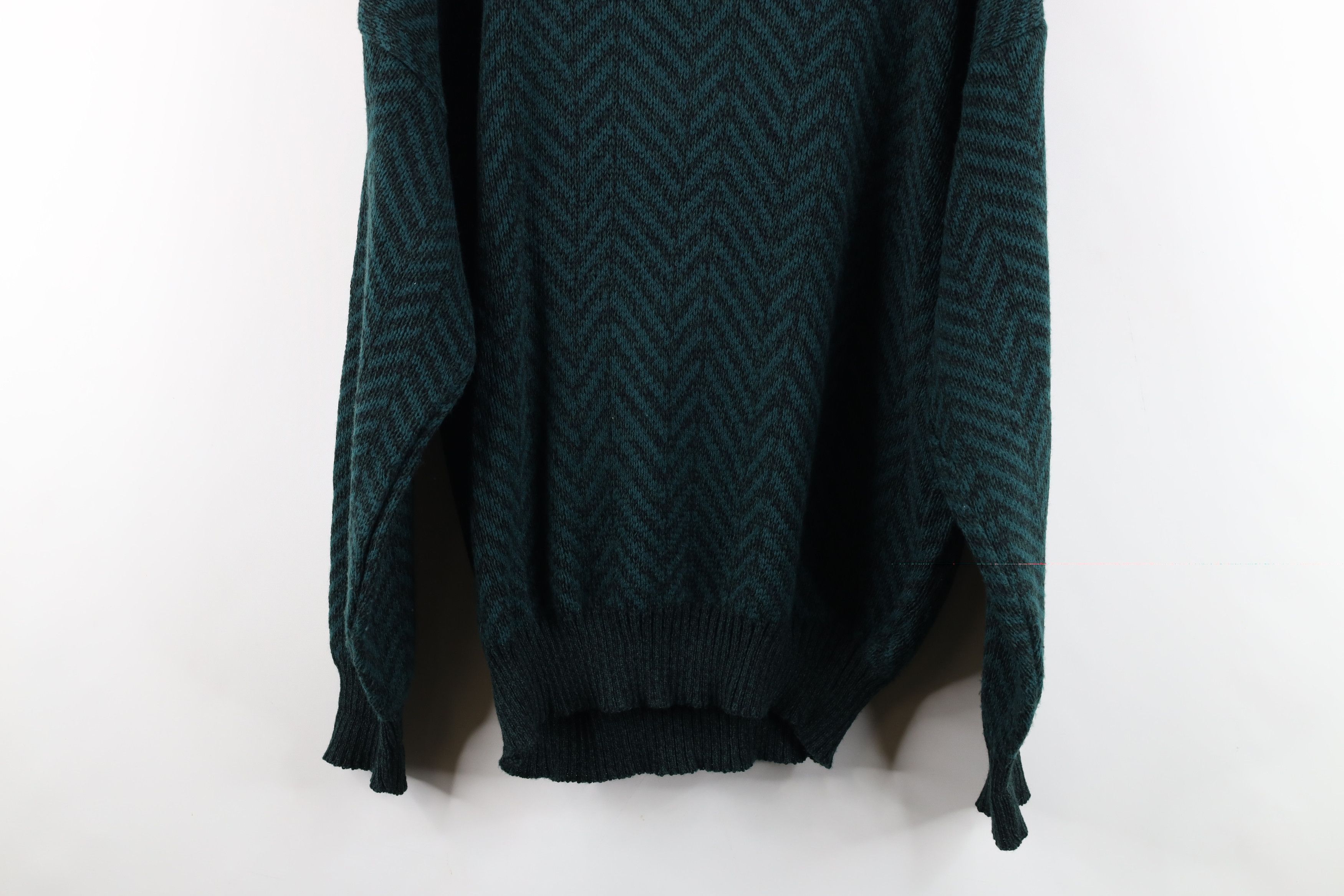Vintage Vintage 90s Dapper Herringbone Knit V-Neck Sweater Green Size US L / EU 52-54 / 3 - 12 Thumbnail