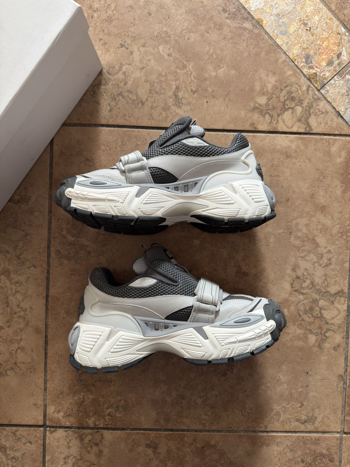 Off-White Off-White Glove Sneaker Size US 9 / EU 42 - 2 Thumbnail