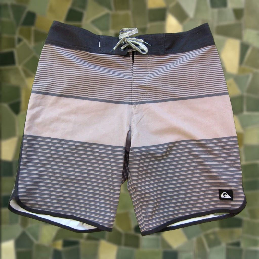 Quiksilver VINTAGE Quiksilver Highline Grey Stripe Stretch Pocket Surf Beach Board Short Men 30 Size US 30 / EU 46 - 1 Thumbnail