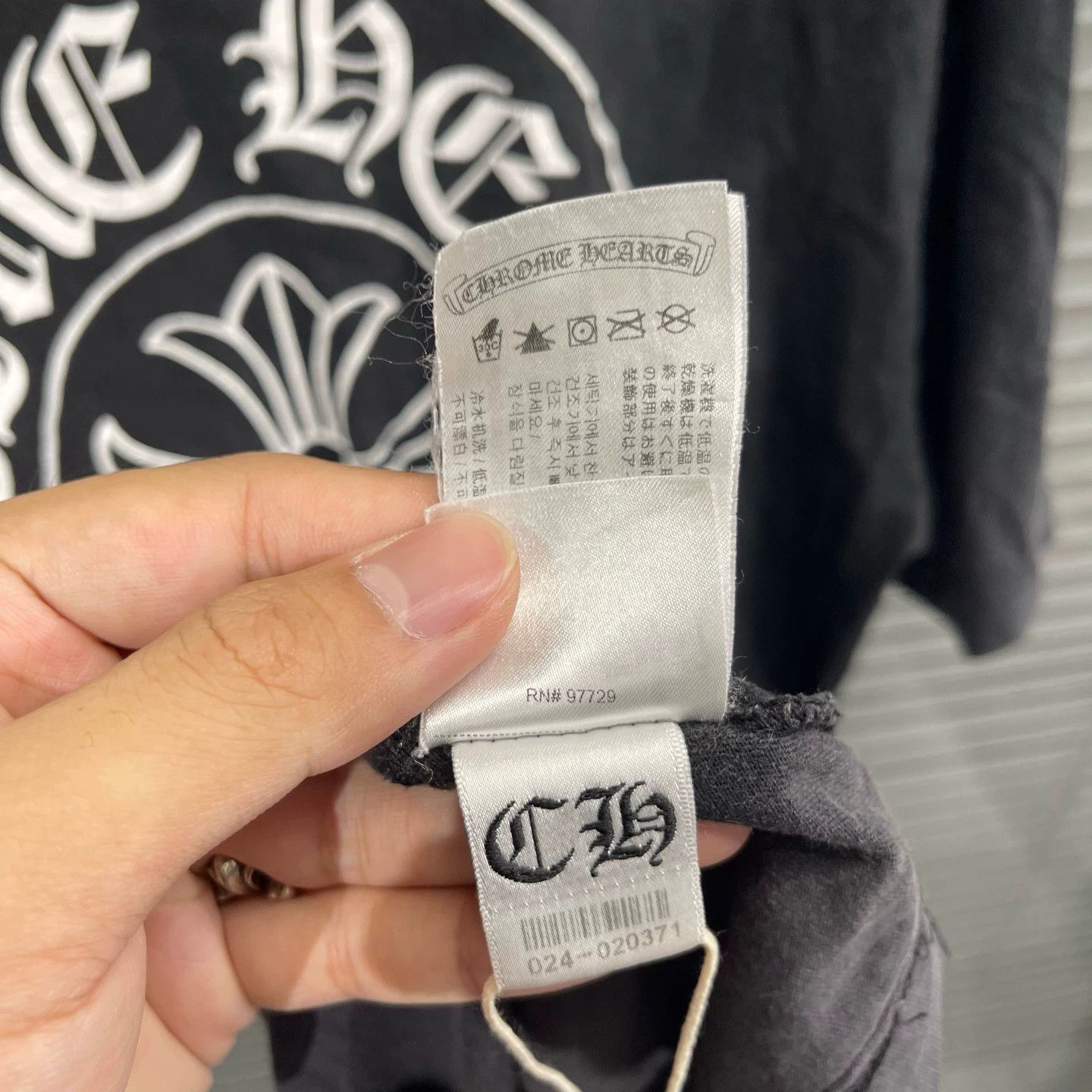 Chrome Hearts Chrome Hearts Classic Back Cross Short Sleeve L 9/10 Size US L / EU 52-54 / 3 - 8 Thumbnail