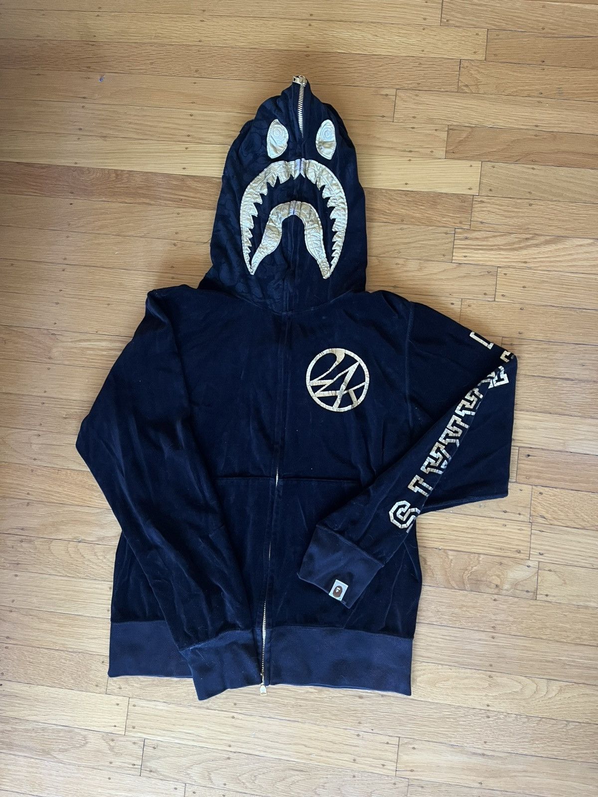 Bape Vintage Bape 24 Karat Full-Zip Shark Hoodie Size US M / EU 48-50 / 2 - 2 Thumbnail