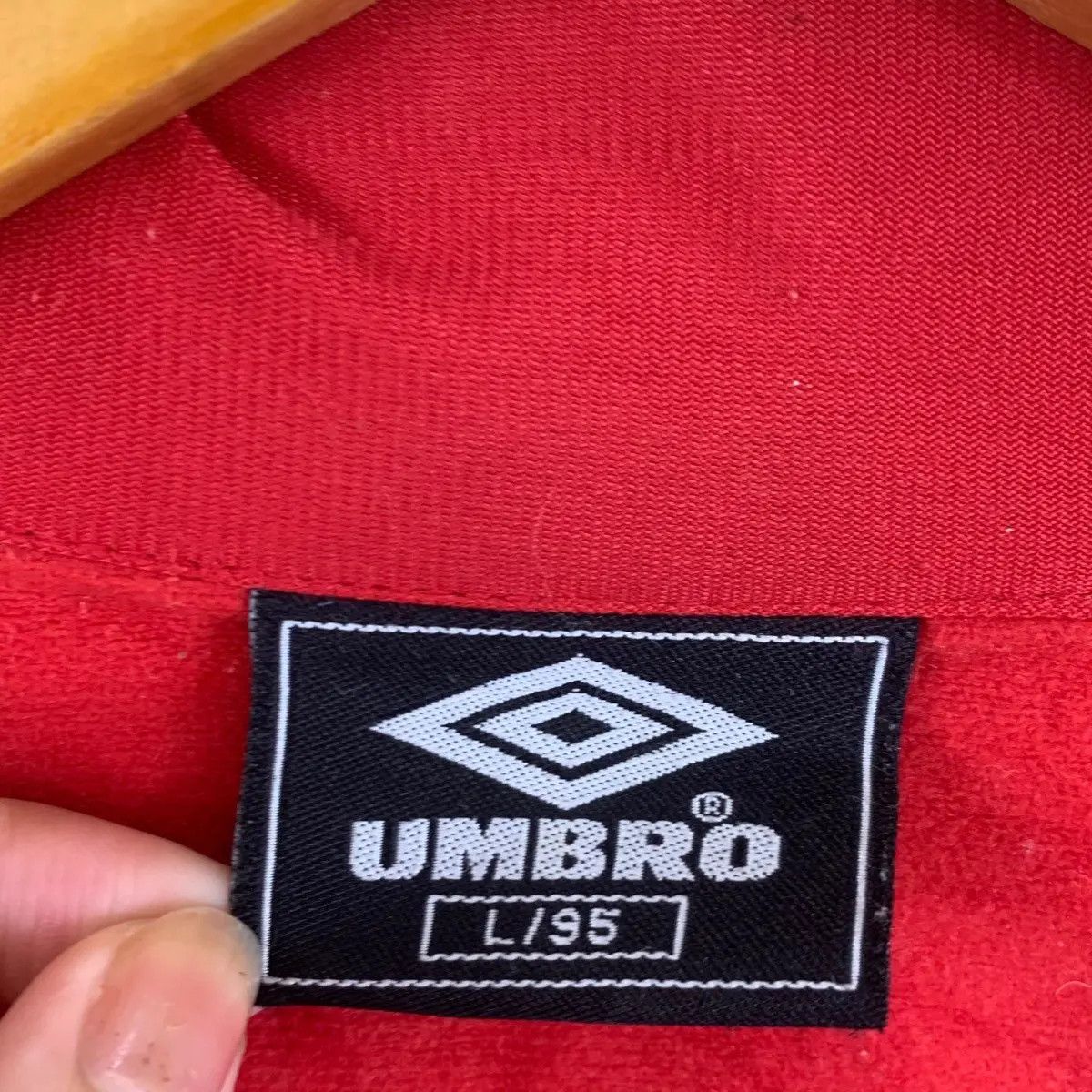 Umbro Vintage UMBRO ENGLAND Football Side Tape Sleeve Warm Size US L / EU 52-54 / 3 - 7 Thumbnail