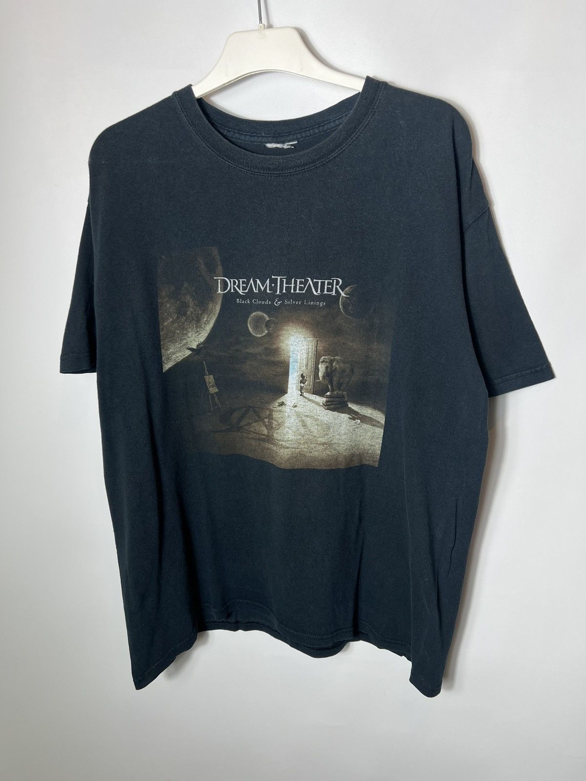 Band Tees Vintage Dream Theater Black Clouds & Silver Linings Tour tee Size US L / EU 52-54 / 3 - 1 Thumbnail