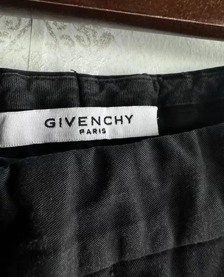 Givenchy Sz 50 Givenchy Multi Pockets & Zipper Cargo Size US 34 / EU 50 - 4 Thumbnail