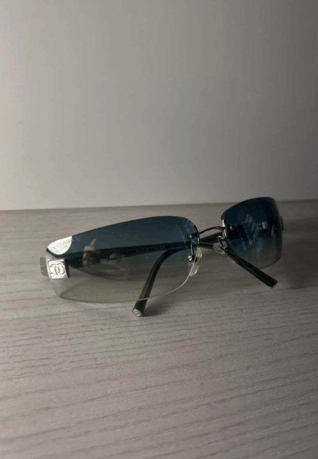 Chanel CHANEL Sunglasses 4018 ICONIC LOGO Rimless Rhinestone 4017 Size ONE SIZE - 3 Thumbnail
