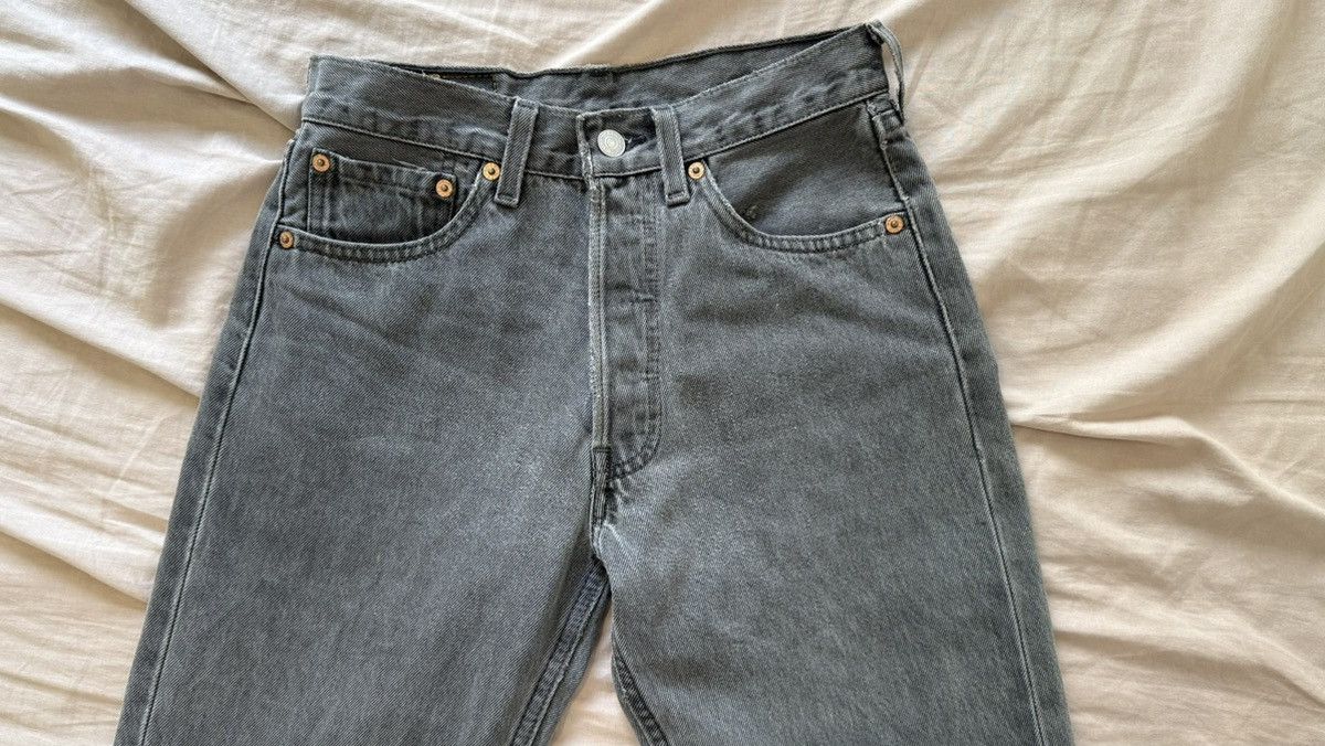 Levi's Vintage 90s Levi's 501 Faded Black / Charcoal Made in USA Size 27" / US 4 / IT 40 - 5 Thumbnail