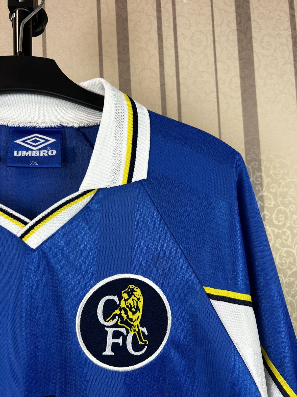 Umbro Umbro Chelsea FC Football Shirt Jersey 1997 Size US XXL / EU 58 / 5 - 6 Thumbnail