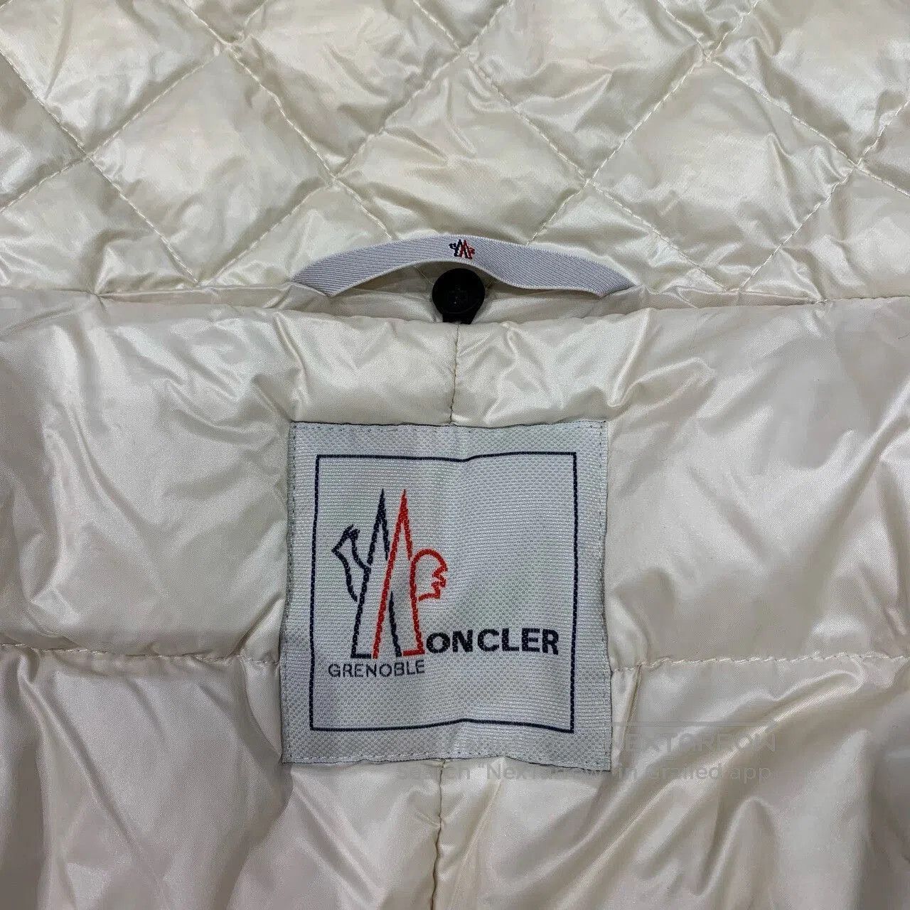 Moncler Moncler Black Women's Down Jacket. Size S / US 4 / IT 40 - 4 Thumbnail