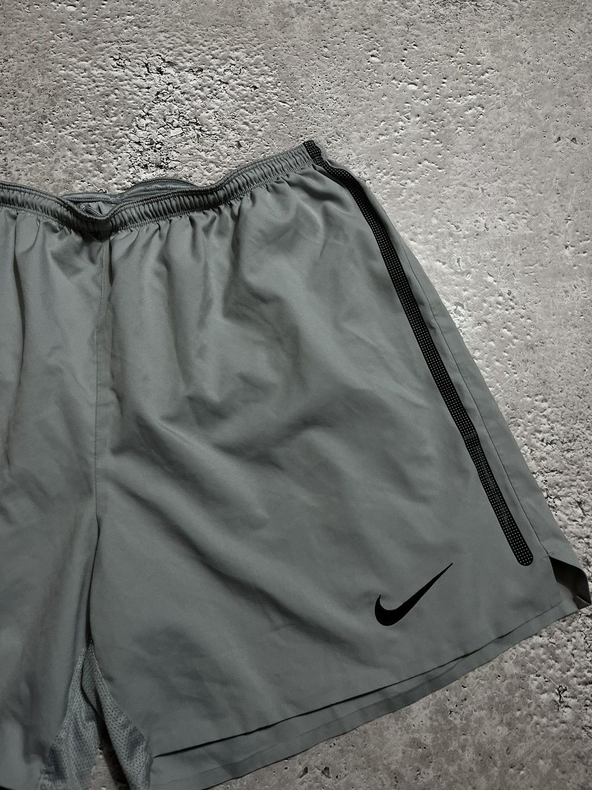 Nike × Vintage Vintage Nike KNVB Nederland Match Worn Shorts Size US 38 / EU 54 - 2 Thumbnail