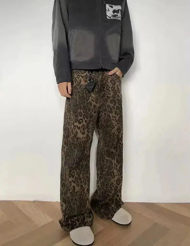 Japanese Brand Vintage Brown Leopard Print Straight Leg Jeans Size US 32 / EU 48 - 1 Thumbnail