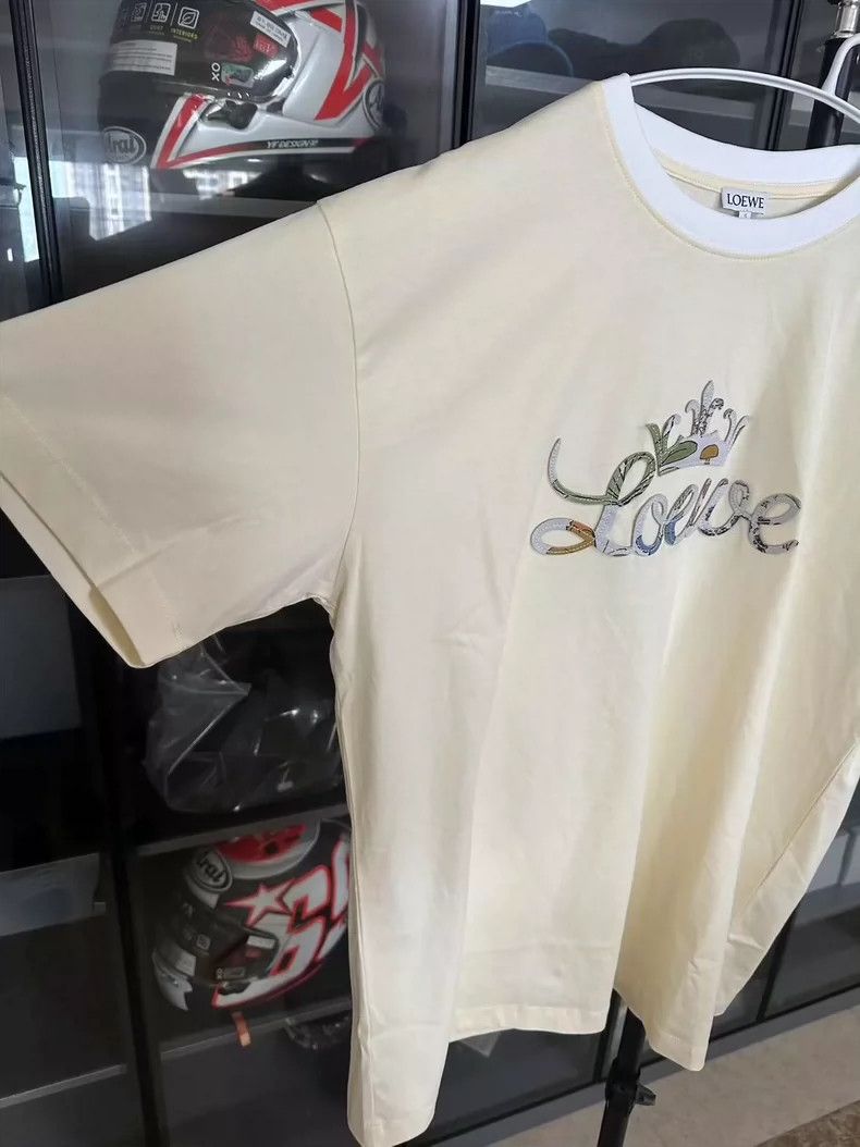 Loewe loewe Beige short sleeves 2505-Nextarrow Size US M / EU 48-50 / 2 - 6 Thumbnail