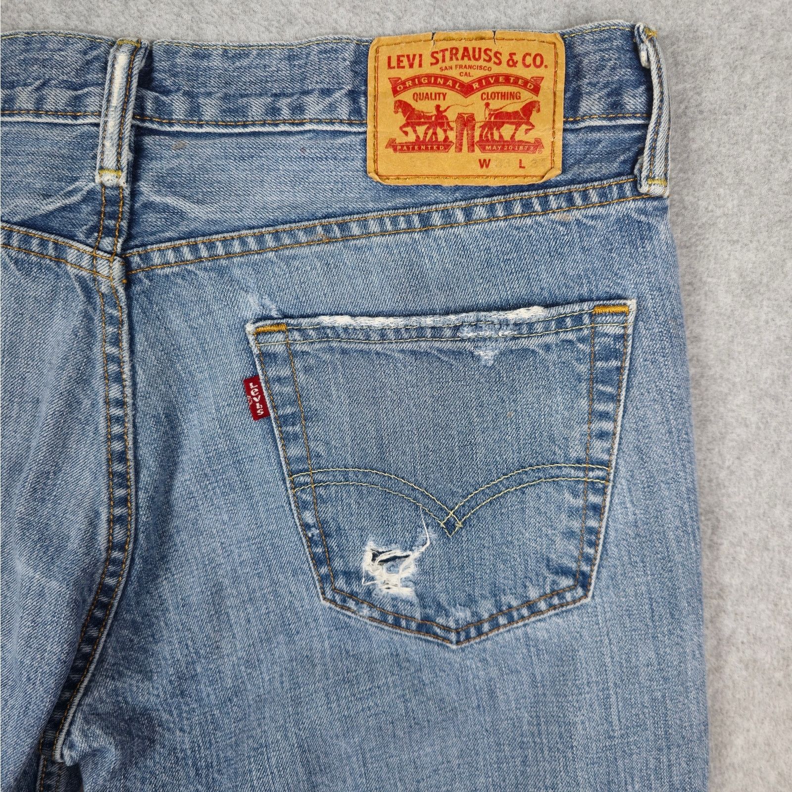 Levi's Levi's Mens 33x34 Straight Leg Distressed Jeans Size US 33 - 9 Thumbnail
