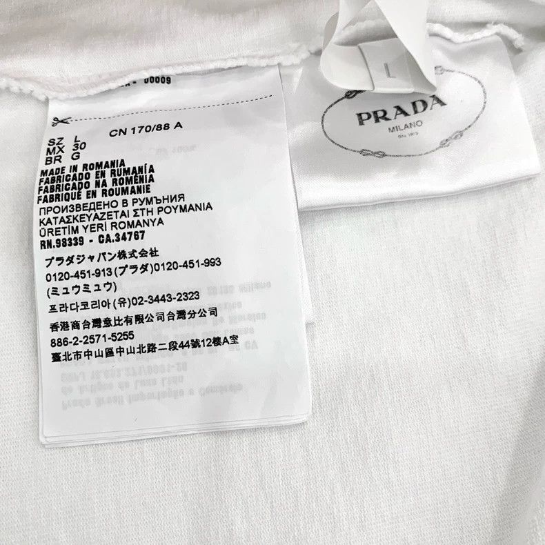Prada Prada 21 styles of metal logo triangle logo round neck whit Size US L / EU 52-54 / 3 - 8 Thumbnail