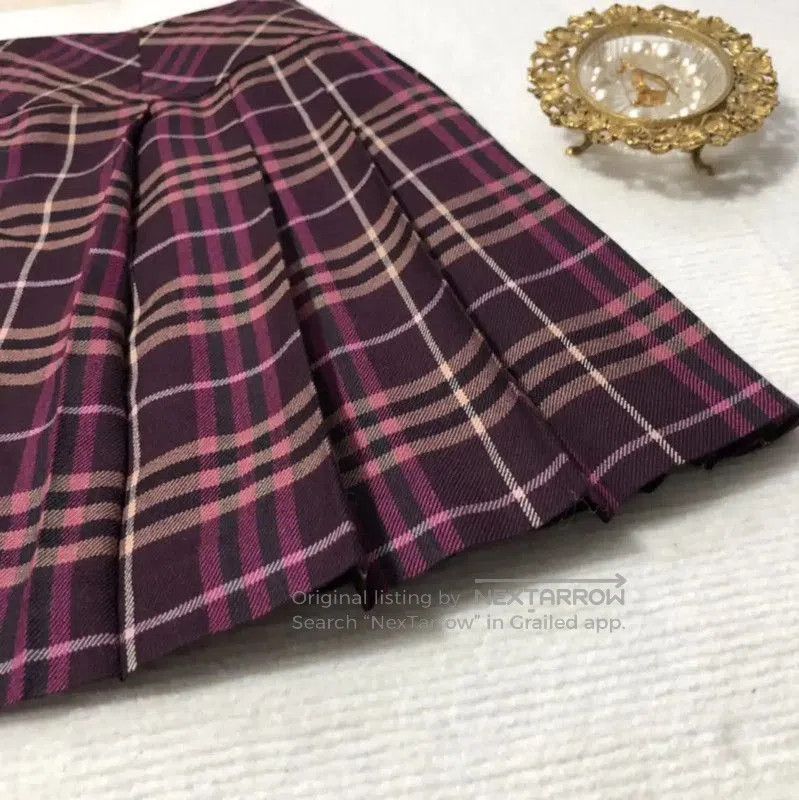 Burberry Burberry Purple Wool Women's Short Skirt. Size 23" - 4 Thumbnail