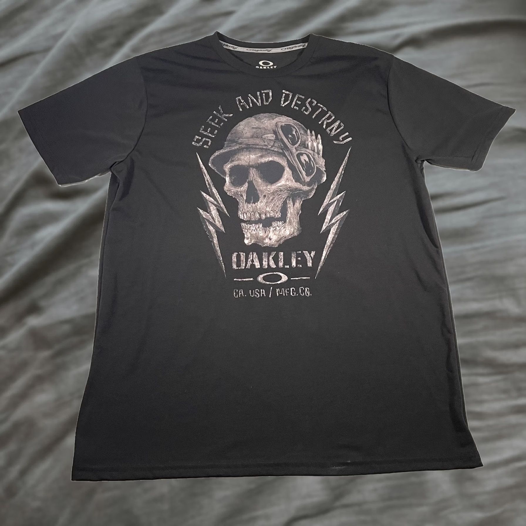 Oakley × Streetwear × Vintage 00s Oakley Software Skull Icon Print