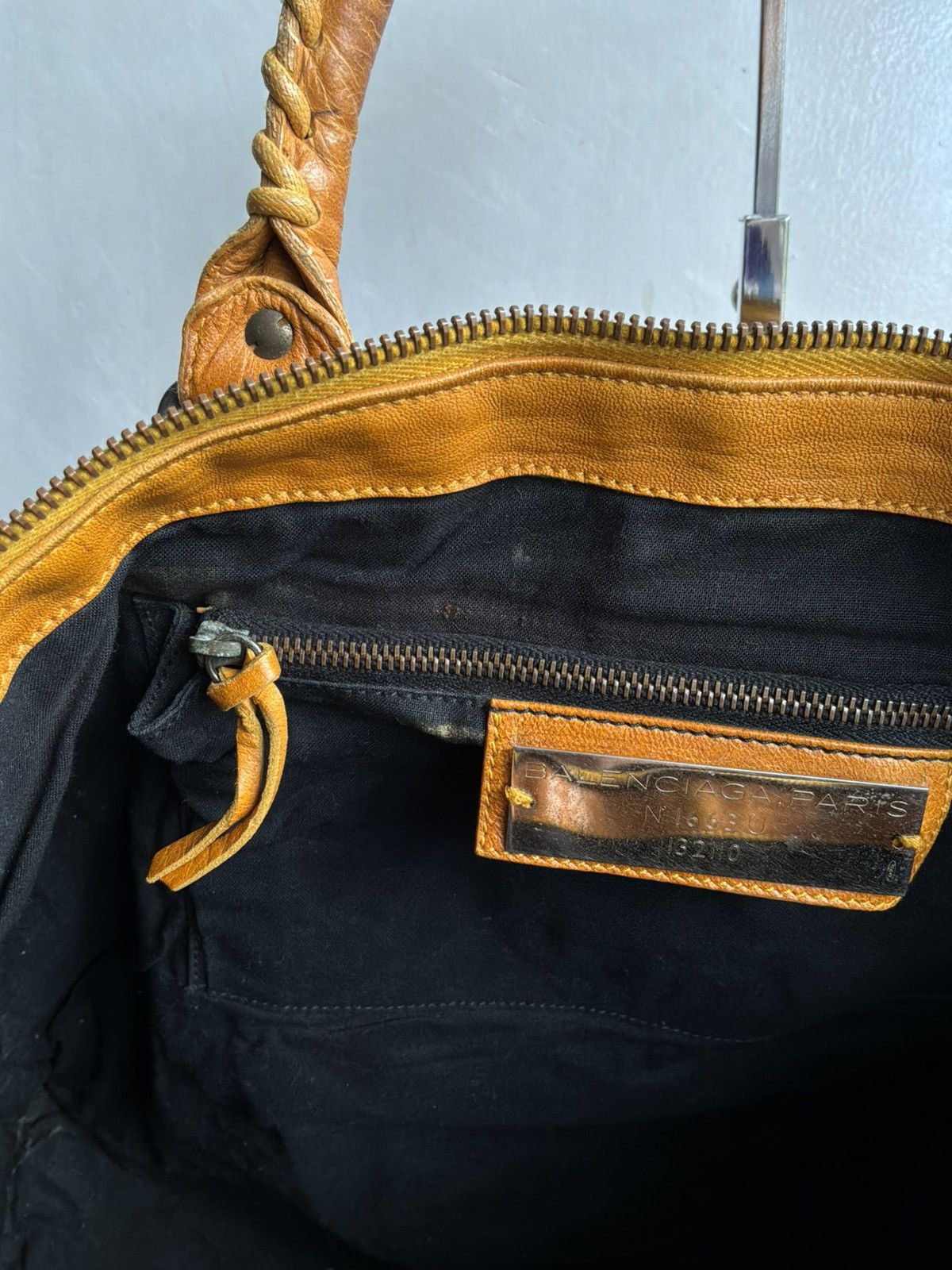 Balenciaga Balenciaga - Weekender - Lambskin Leather Bag Size ONE SIZE - 19 Thumbnail