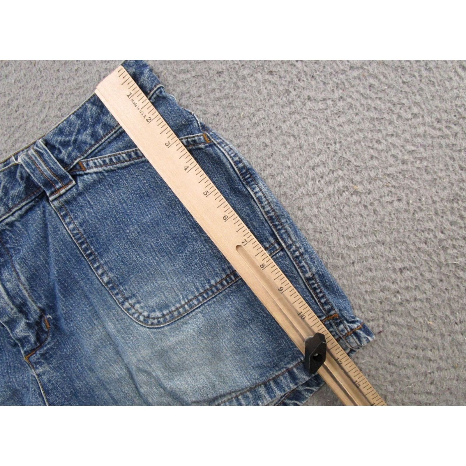 Old Navy Vintage Old Navy High Rise Mom Jeans Shorts Size 10 5-Pocket Denim Blue Women Regular (Adult) Womens Size 32" / US 10 / IT 46 - 5 Thumbnail