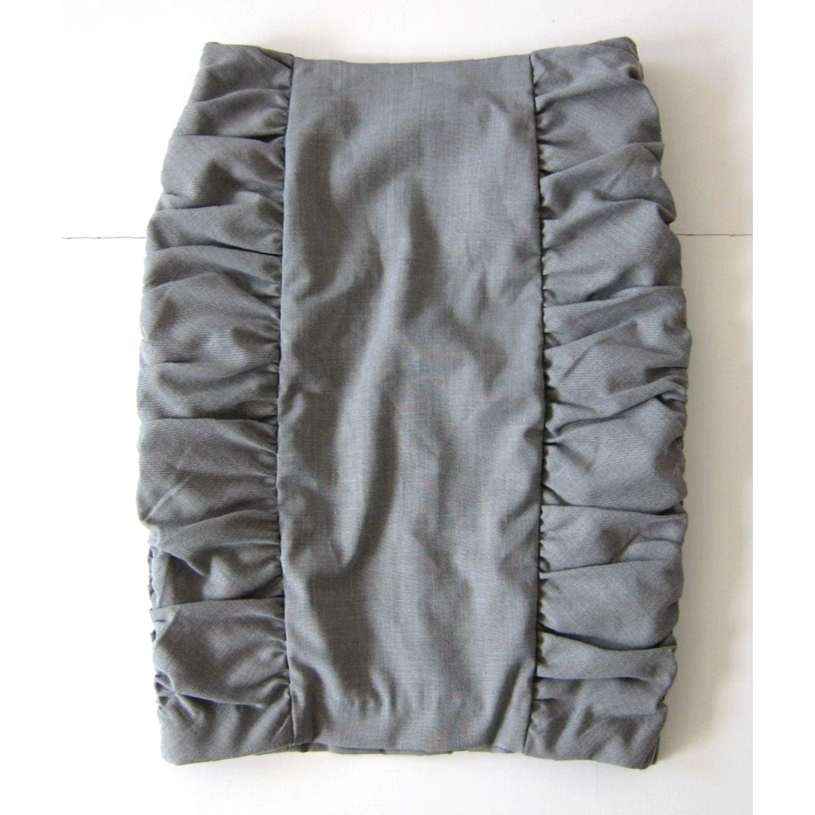 Anthropologie Cartonnier Anthropologie Light Grey Ruched Pleated Pencil Work Skirt Size 0 Size 25" / US 0 / IT 36 - 2 Thumbnail