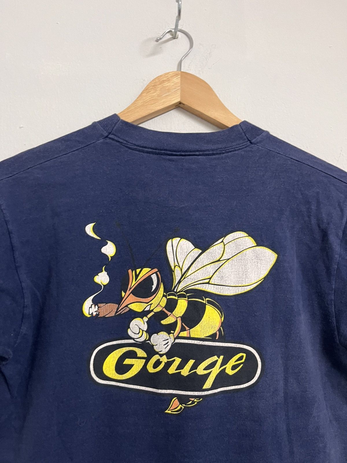 Hook-Ups vintage 90s GOUGE skateboards smoking bee shirts Size US S / EU 44-46 / 1 - 2 Thumbnail