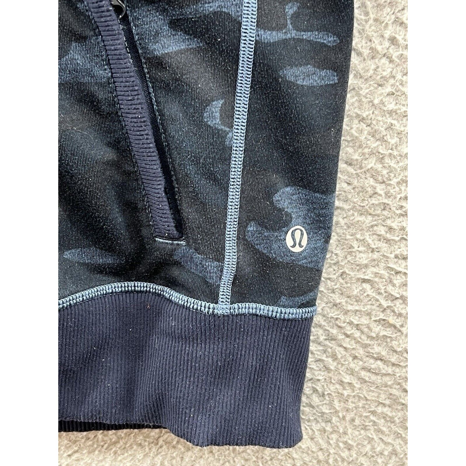 Lululemon Lululemon Namaskar Hoodie Jacket Lotus Camo Oil Slick Blue Size L / US 10 / IT 46 - 4 Thumbnail