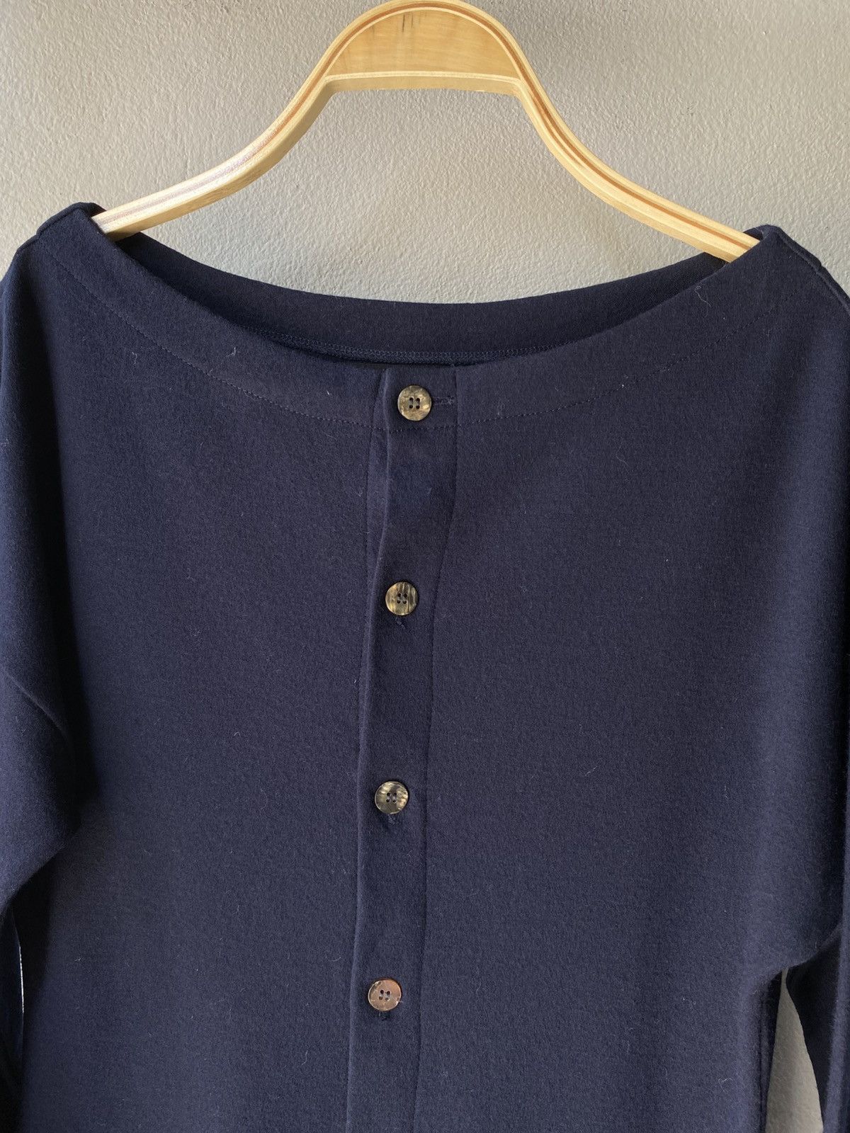 Comme des Garcons COMME des GARCONS Off-Shoulder Buttoned Top Size L / US 10 / IT 46 - 5 Thumbnail