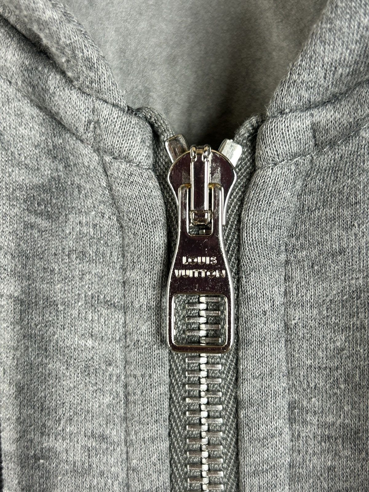 Louis Vuitton Louis Vuitton Logo Zippered Zip Hoodie Grey XL Size US XL / EU 56 / 4 - 3 Thumbnail