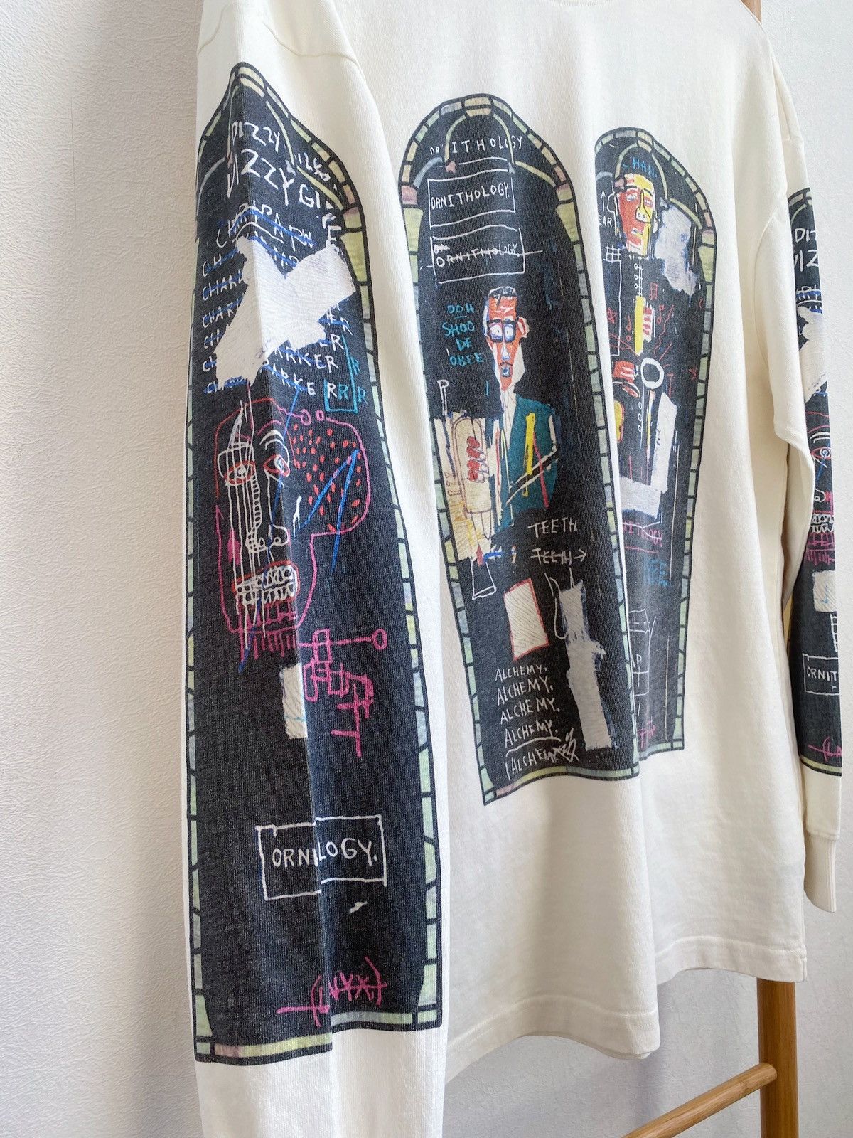 H&M × Jean-Michel Basquiat × Who Decides War WHO DECIDES WAR x BASQUIAT x H&M LONG SLEEVE RELAXED T-SHIRT Size US XL / EU 56 / 4 - 17 Thumbnail