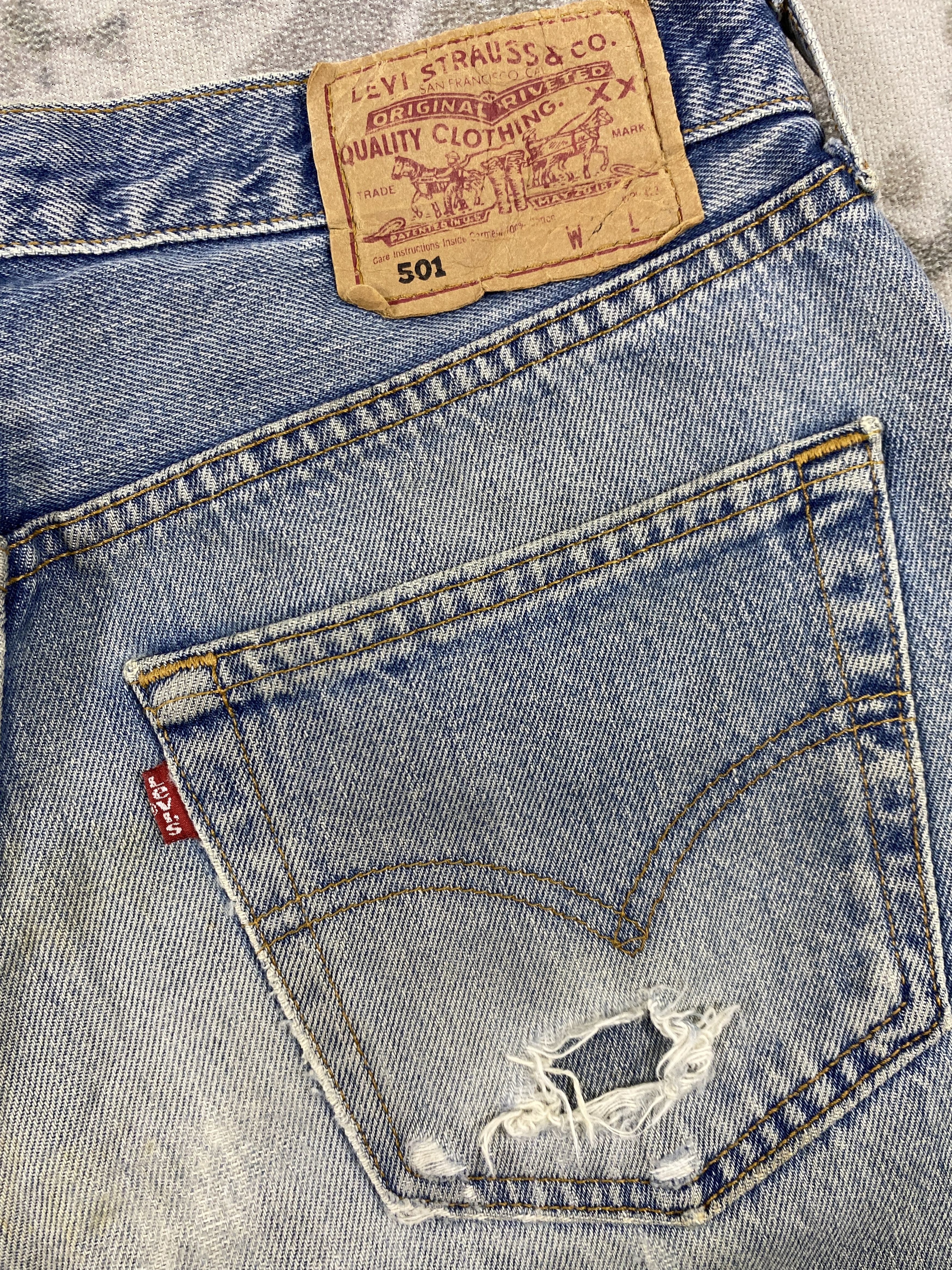 Levi's Distressed Blue Vintage 501 Levi's Jeans 31x33 Denim JN3457 Size US 31 - 11 Thumbnail