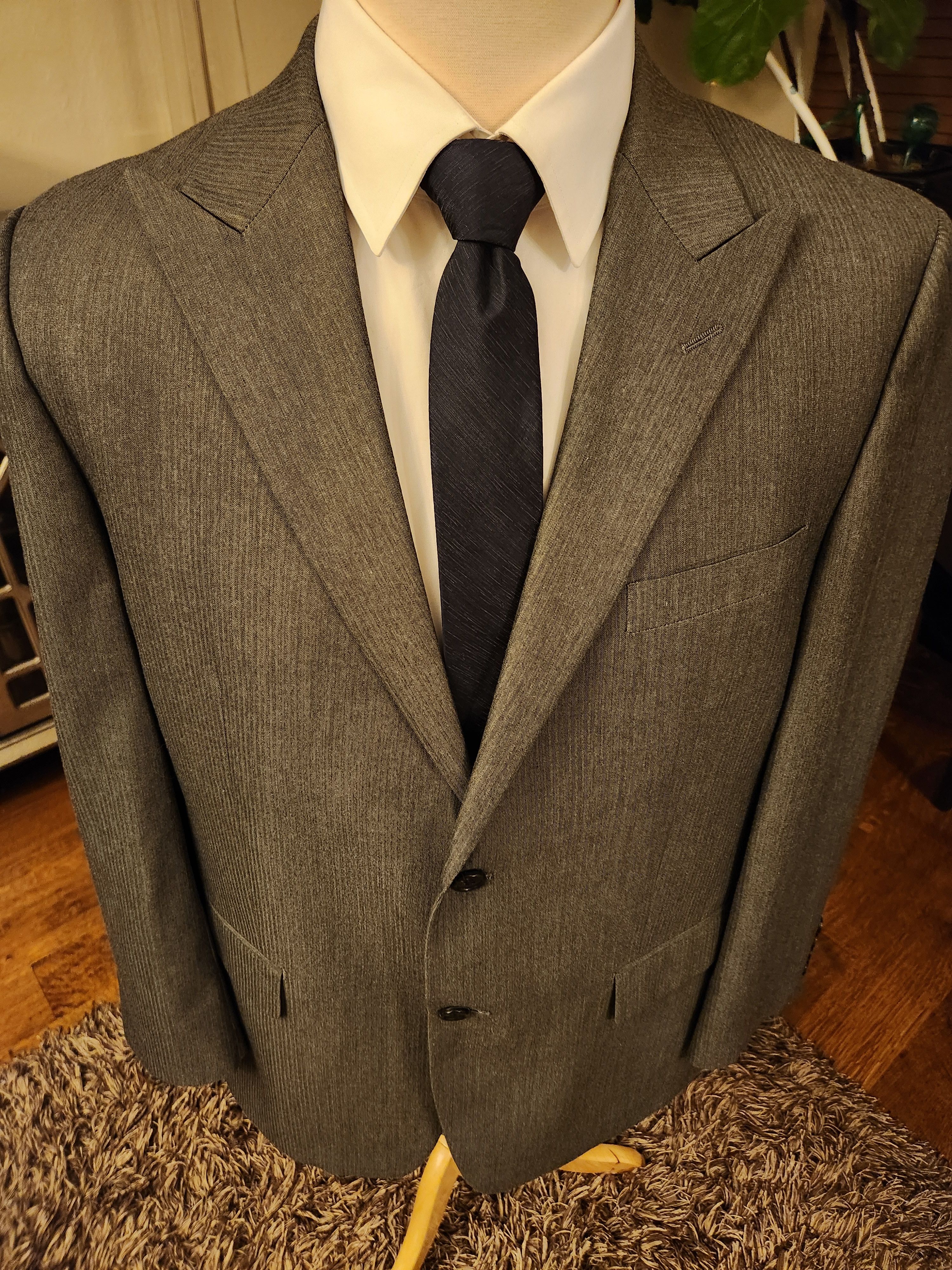 Joseph Abboud Vintage 2 Button Gray Subtle Striped Suit Size 44R - 2 Thumbnail