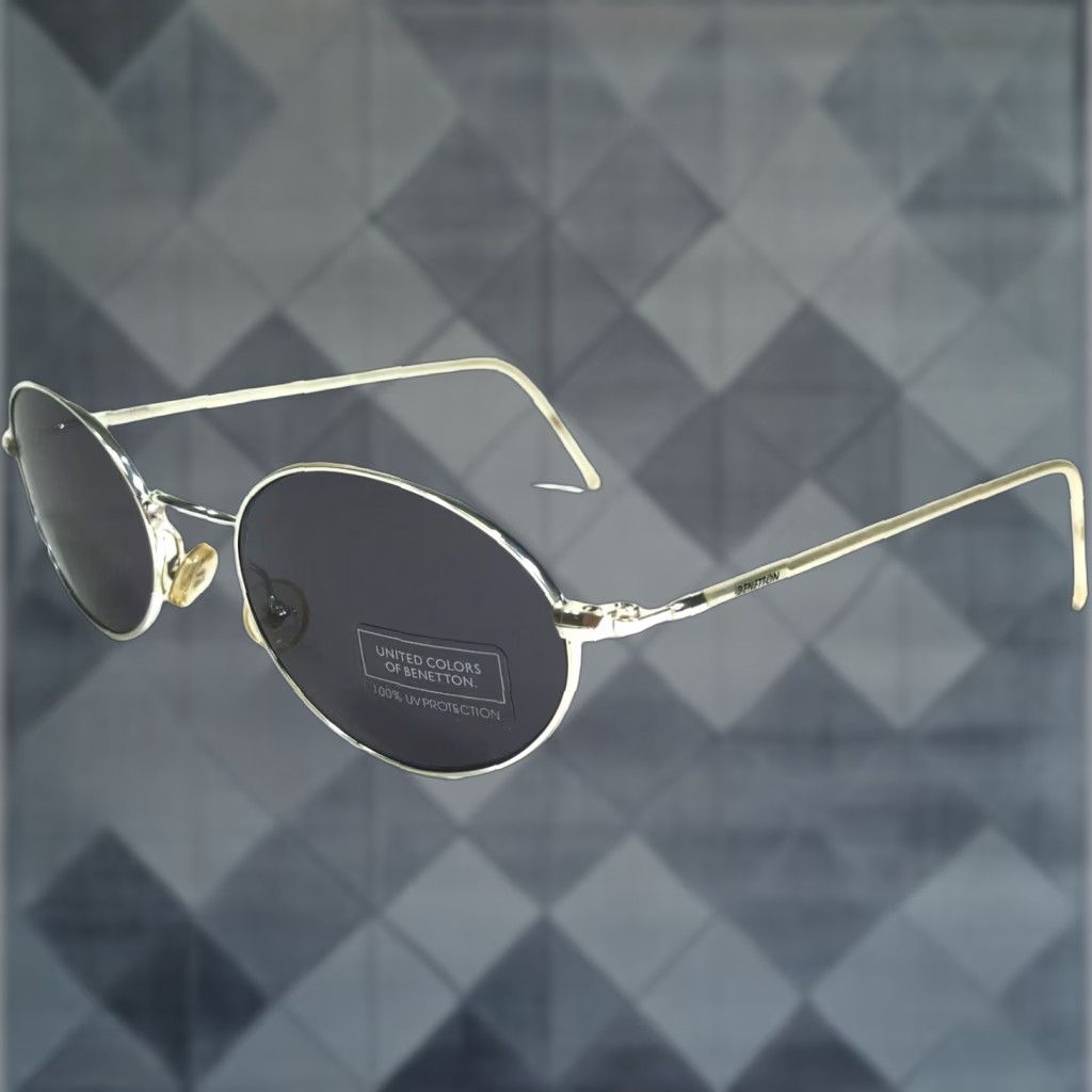 VINTAGE United Colors of Benetton Sunglasses Men Oval Frame