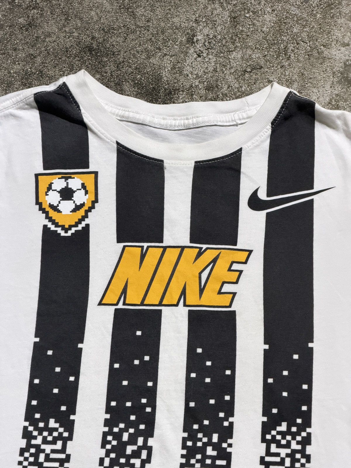Nike Nike Football 00's Style T-shirt Size US S / EU 44-46 / 1 - 2 Thumbnail