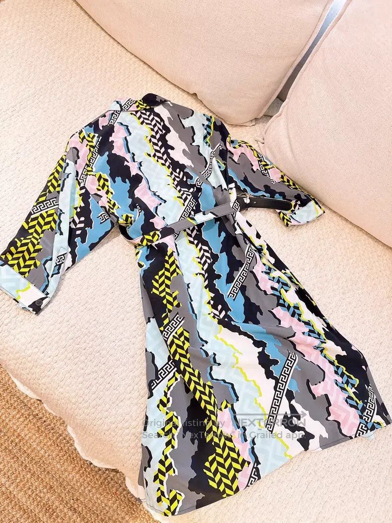 Versace Versace Vintage prints Size M / US 6-8 / IT 42-44 - 6 Thumbnail